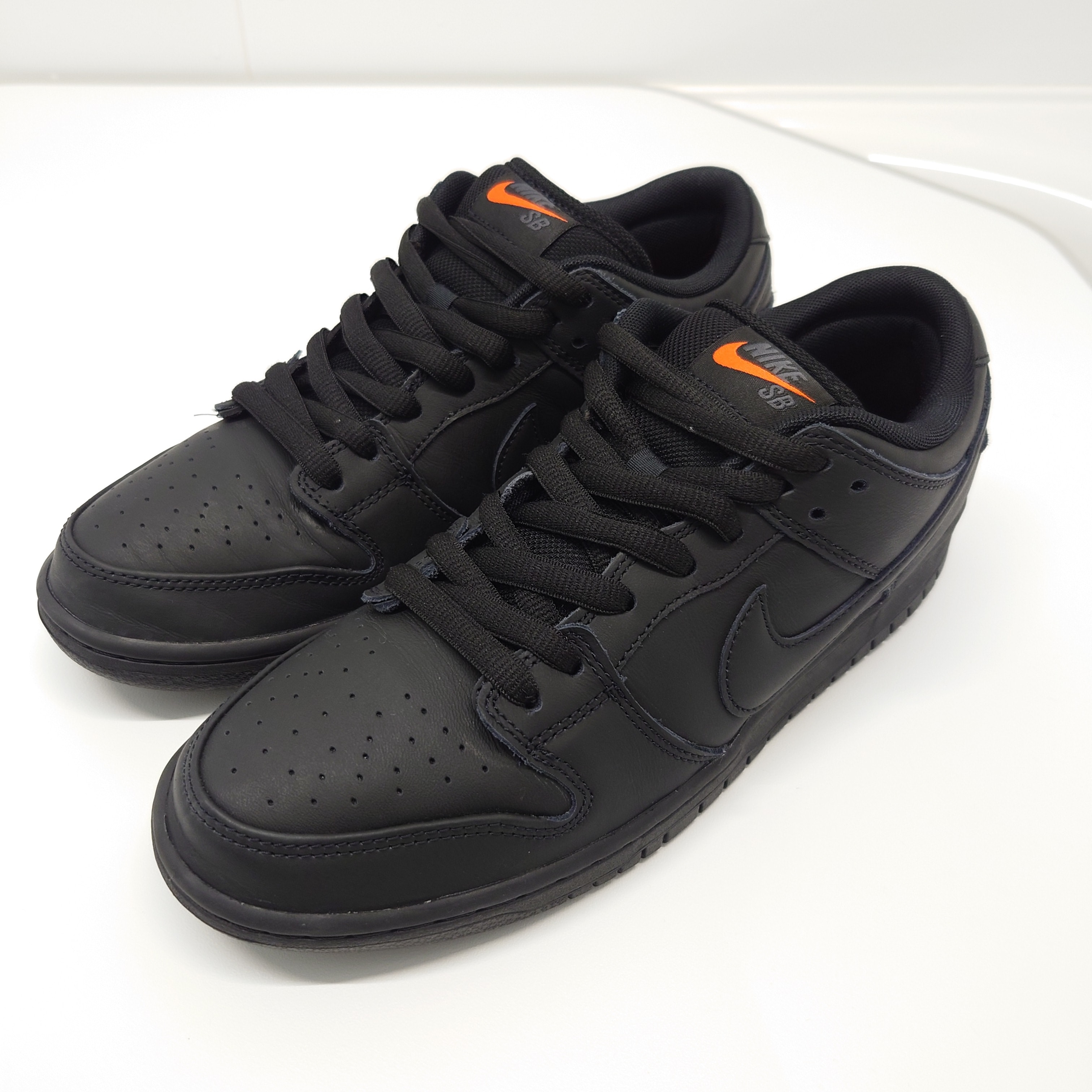 Nike SB Dunk Low Pro ISO "Triple Black"