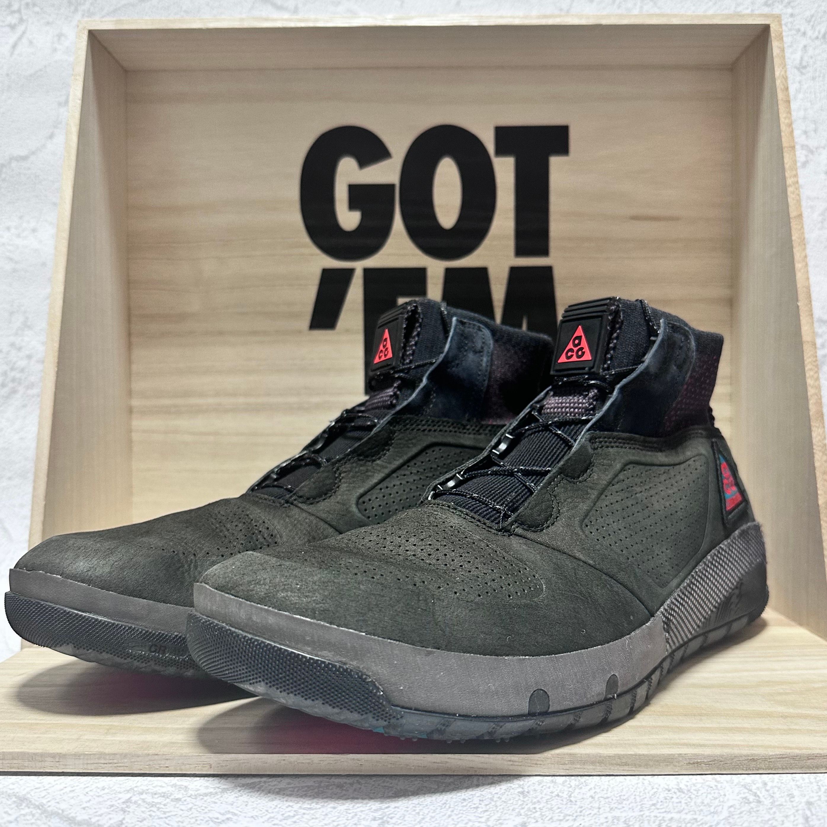 NIKE ACG RUCKEL RIDGE "BLACK HABANERO RED"