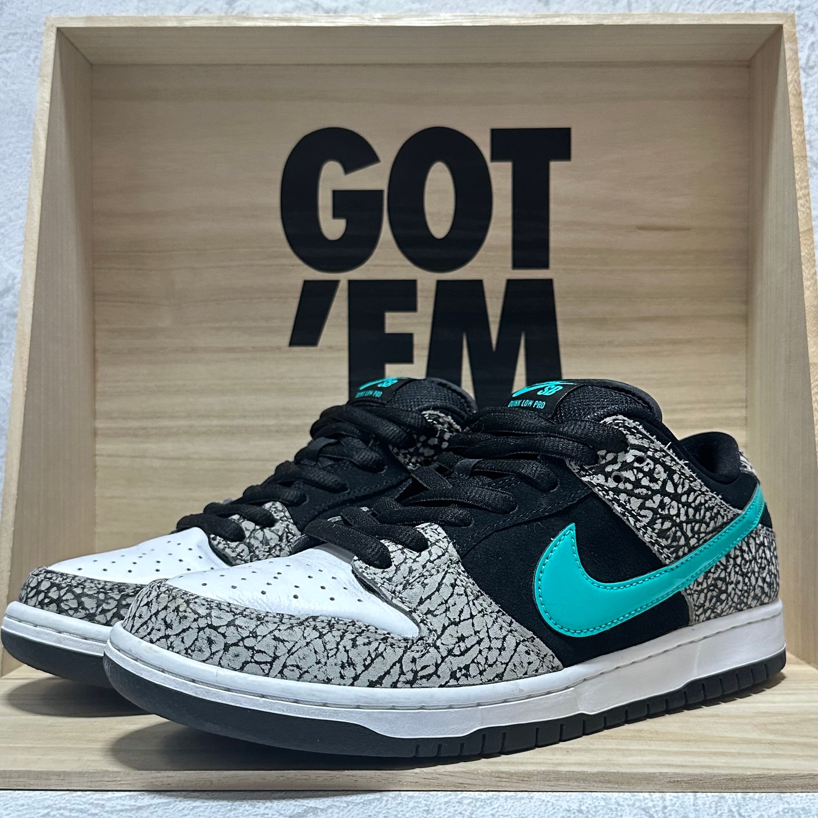 Nike SB Dunk Low "Elephant/Safari"