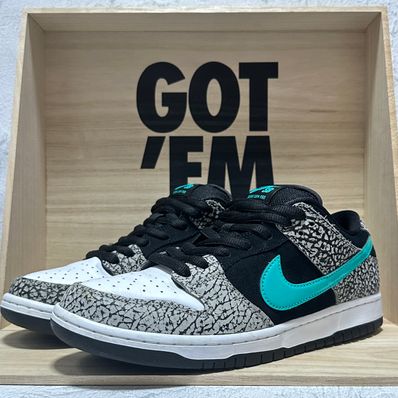 Nike SB Dunk Low "Elephant/Safari"