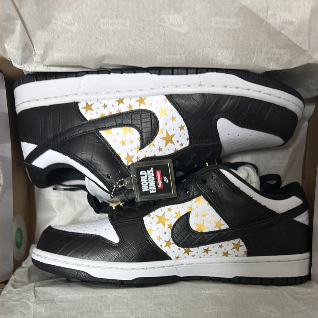 Supreme × Nike SB Dunk Low OG QS Gold Stars "White/Black"