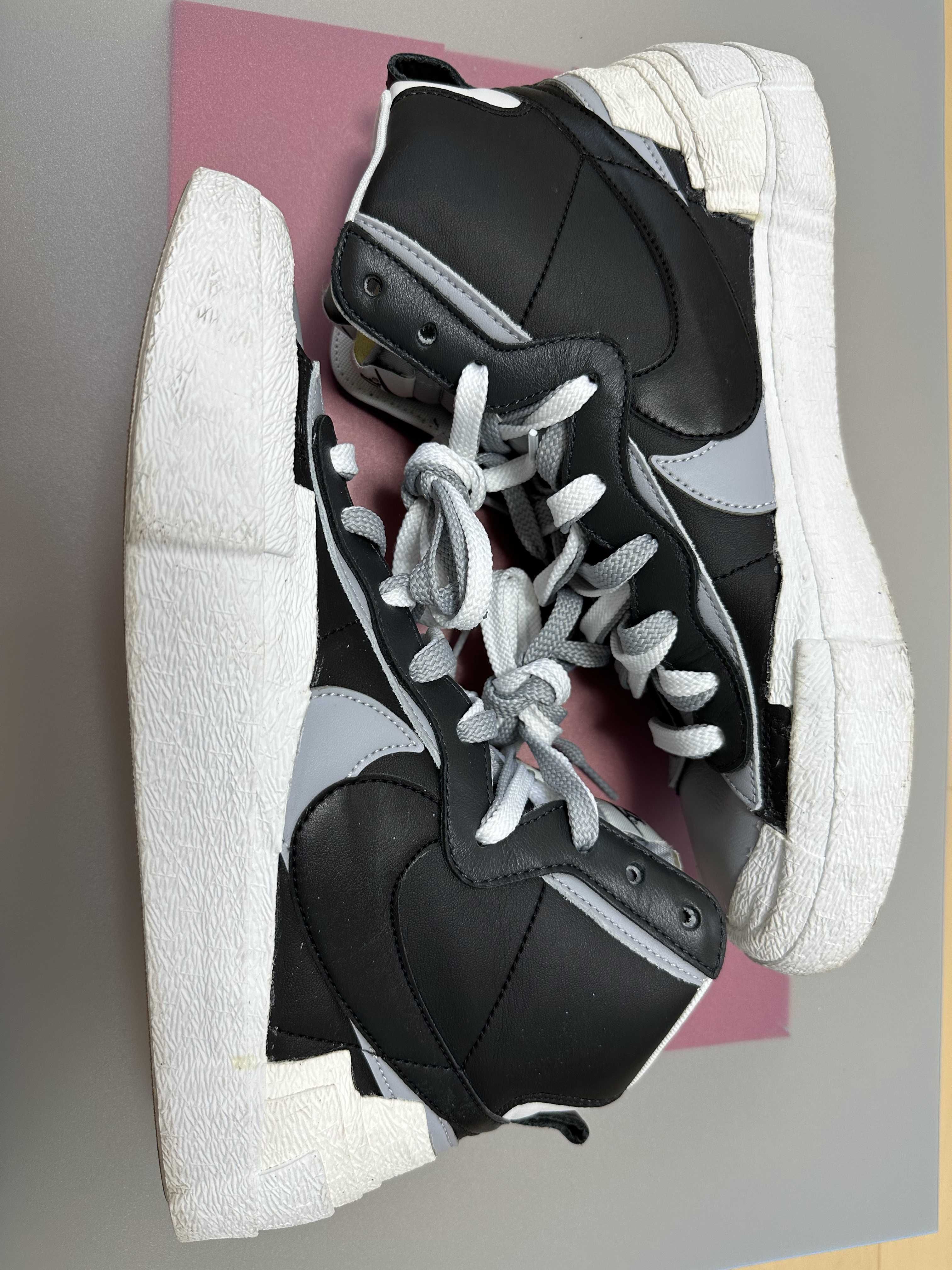 sacai × NIKE BLAZER MID "BLACK/WOLF GREY/WHITE"