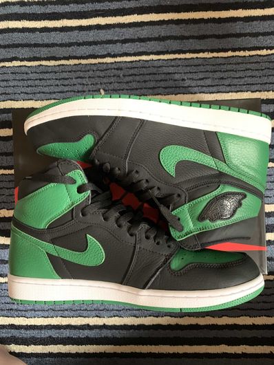 Nike Air Jordan 1 Retro High OG "Black/Pine Green" (2020)