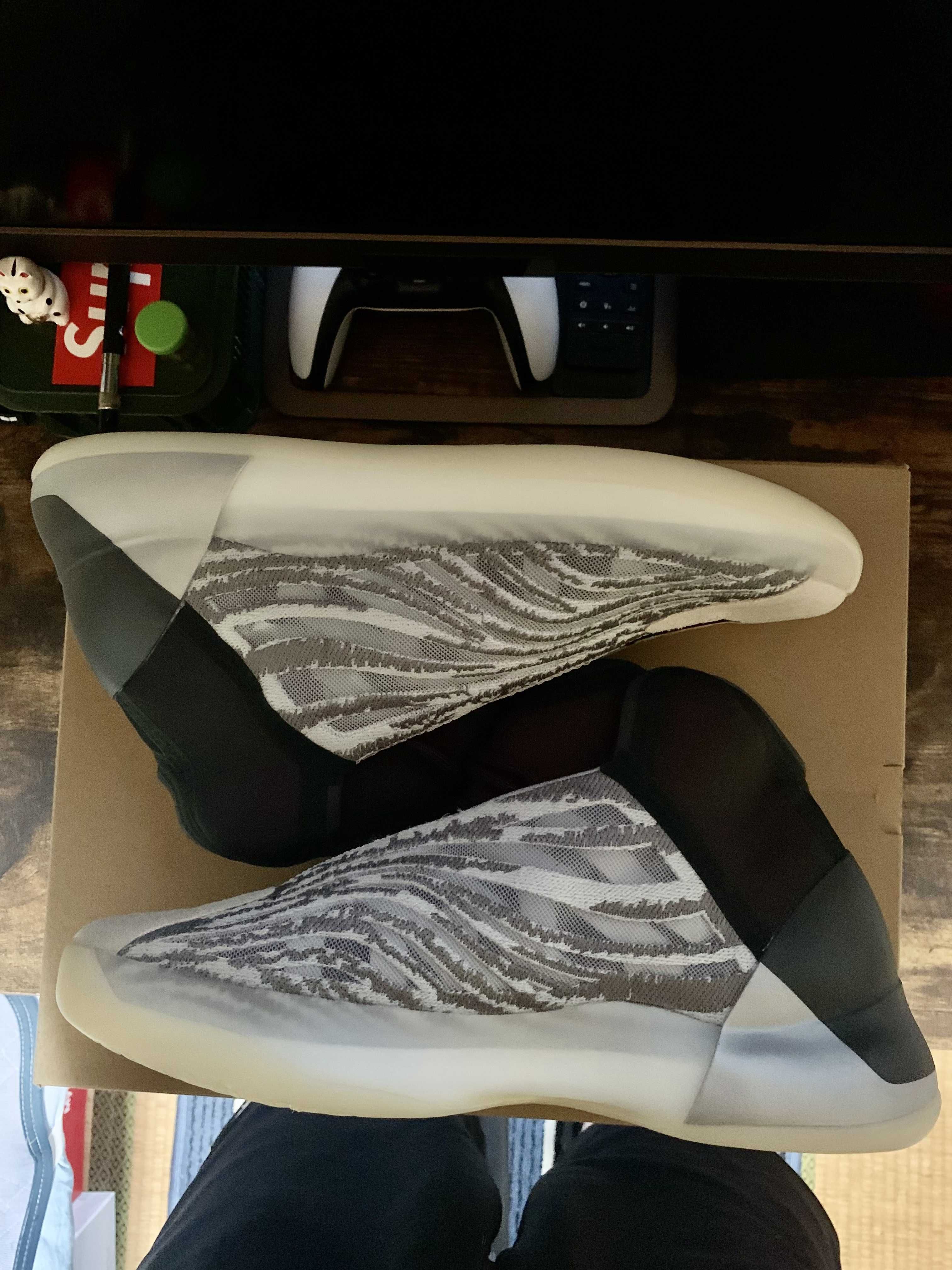 adidas YEEZY Quantum "QNTM"