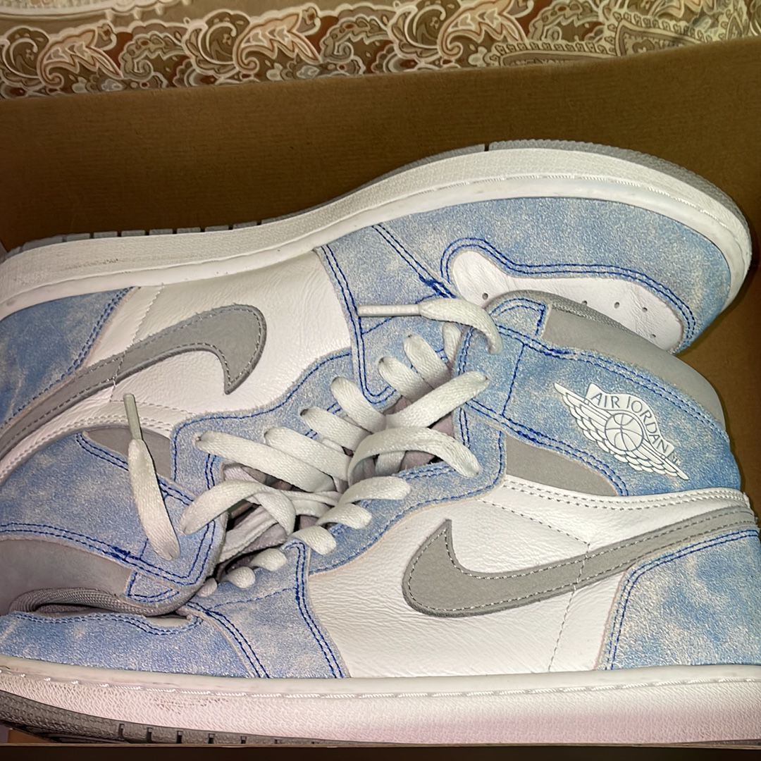 Nike Air Jordan 1 High OG "Hyper Royal"