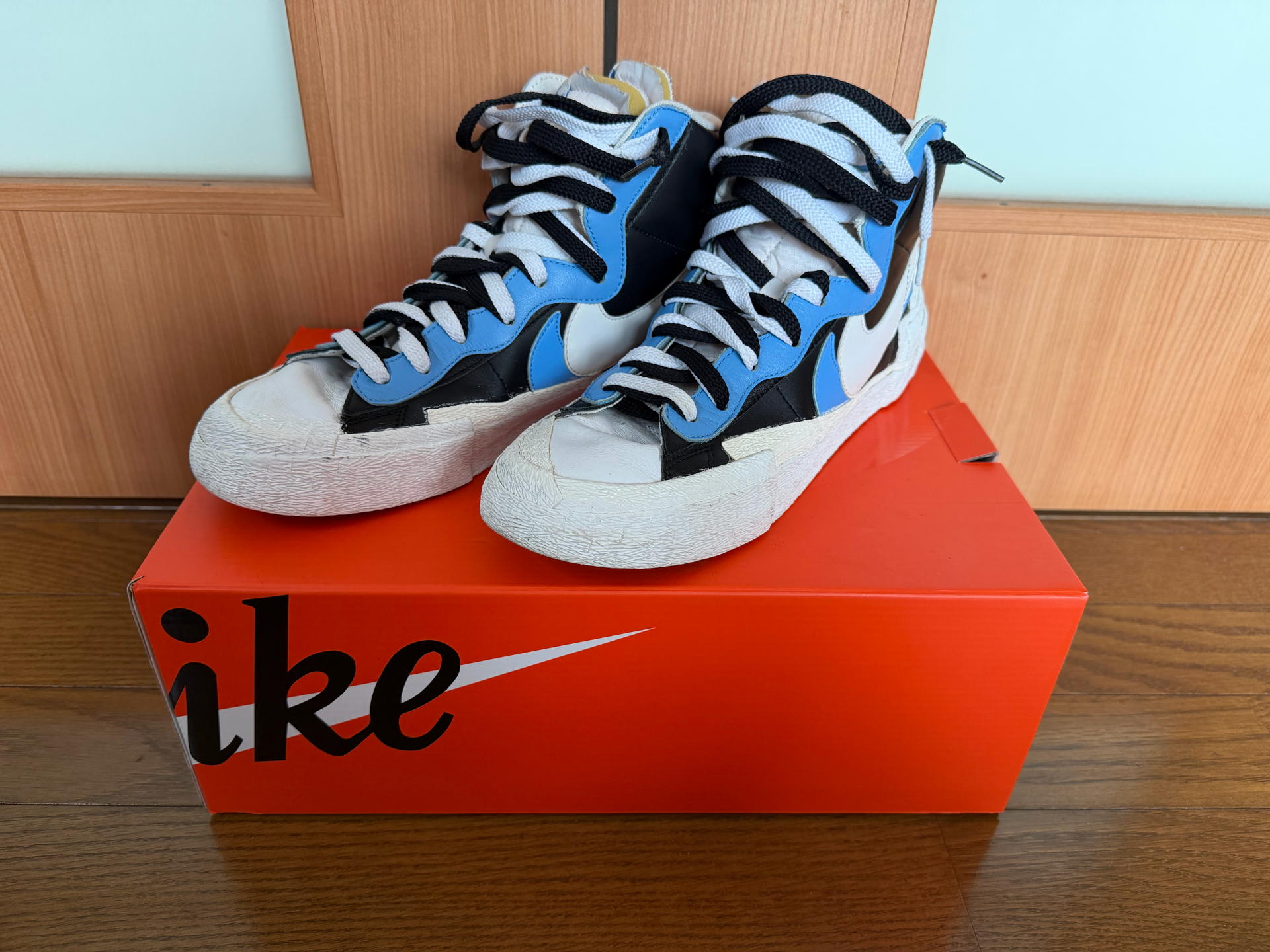 sacai × NIKE BLAZER MID "BLACK / BLUE"