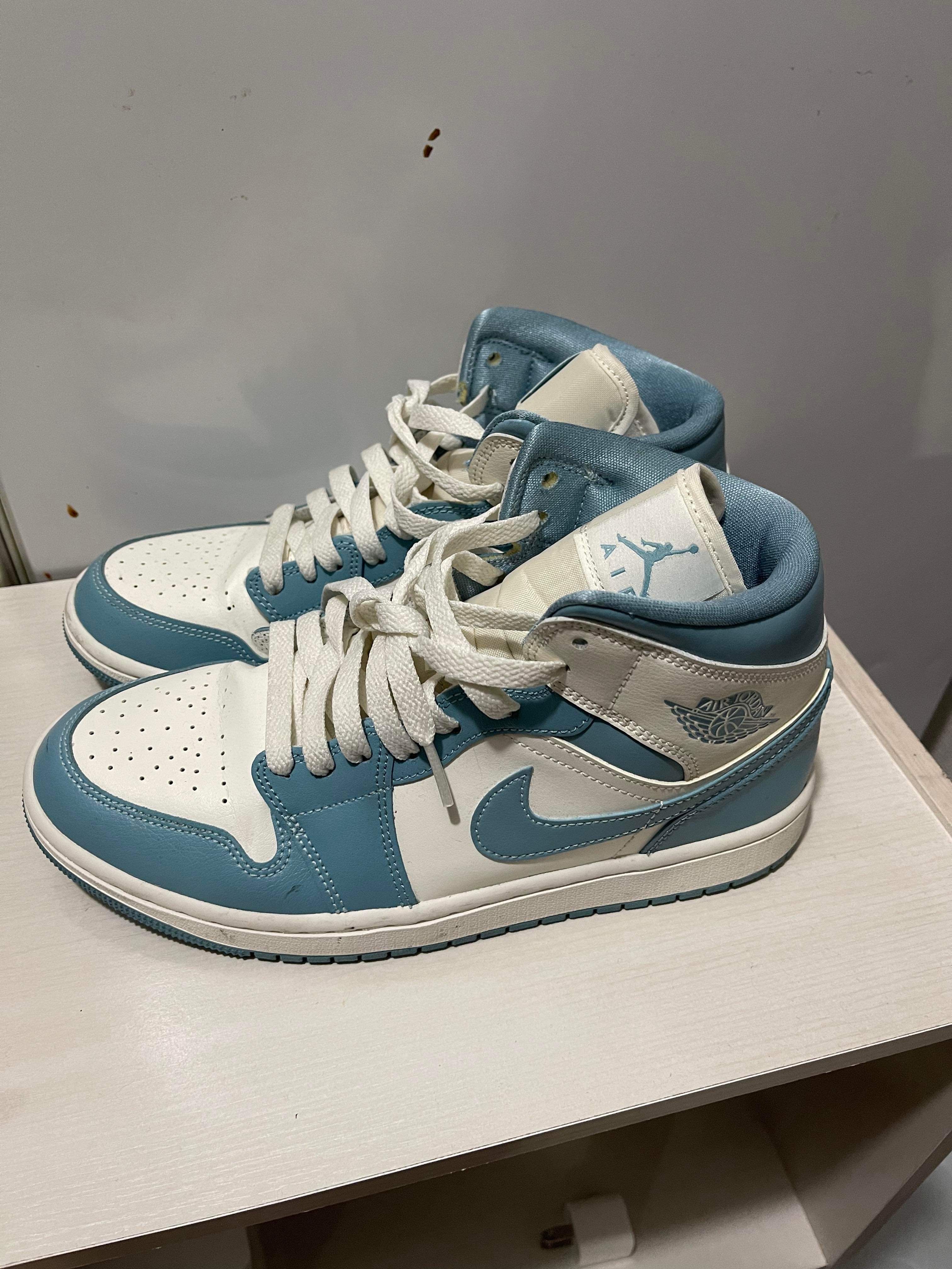 Nike Women's Air Jordan 1 Mid "University Blue"