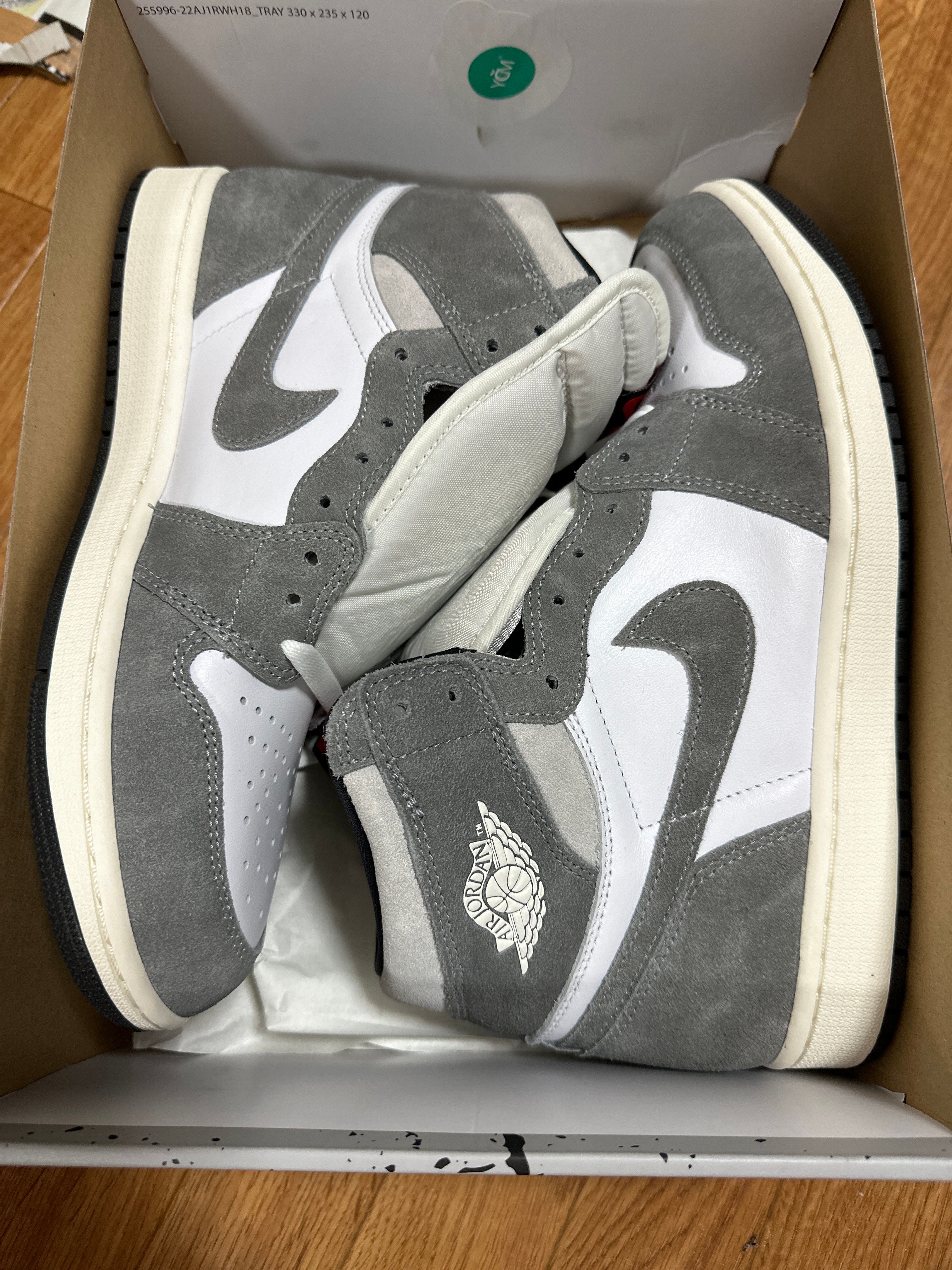 Nike Air Jordan 1 Retro High OG "Black and Smoke Grey"