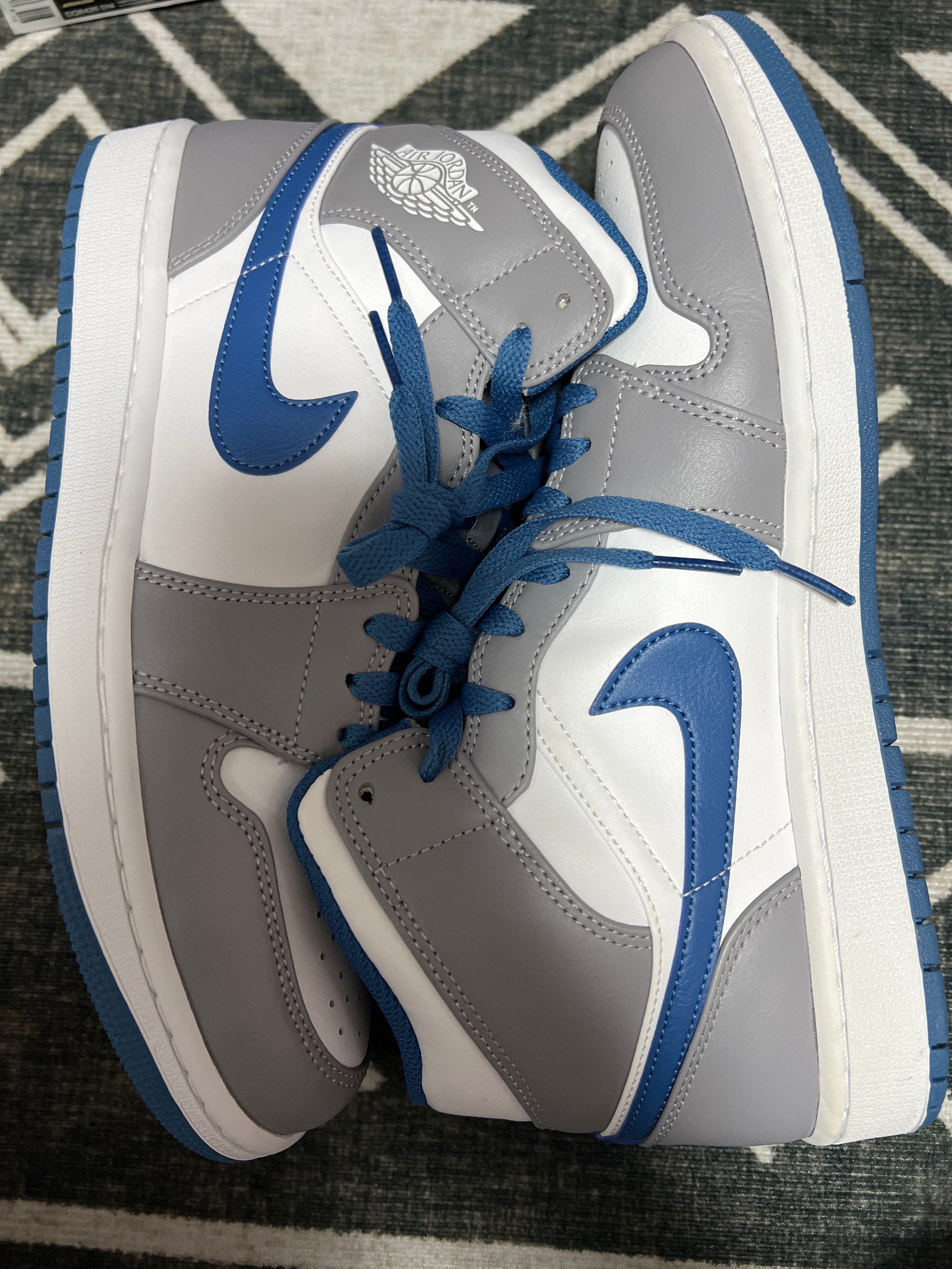 Nike Air Jordan 1 Mid "True Blue"
