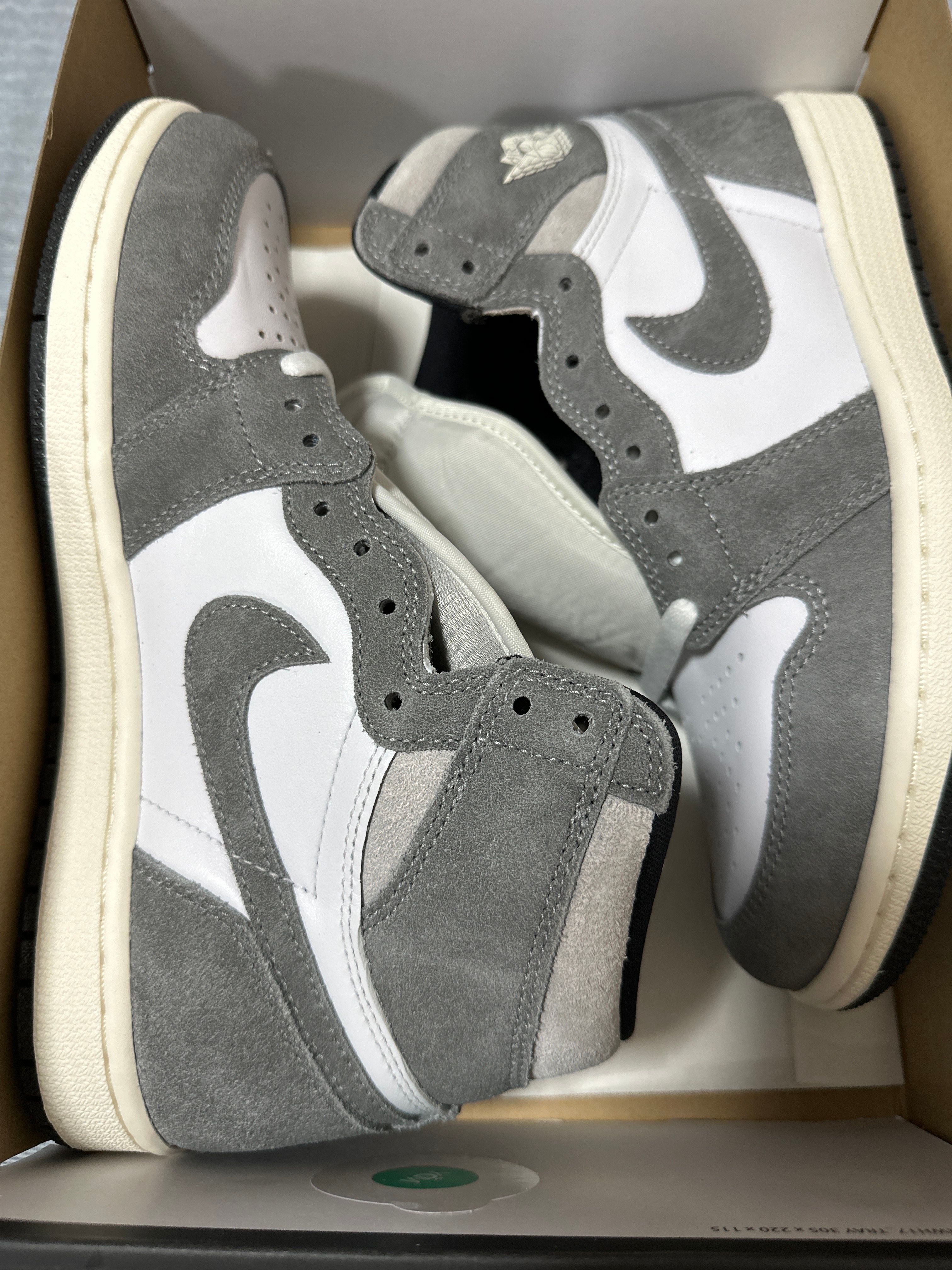 Nike Air Jordan 1 Retro High OG "Black and Smoke Grey"