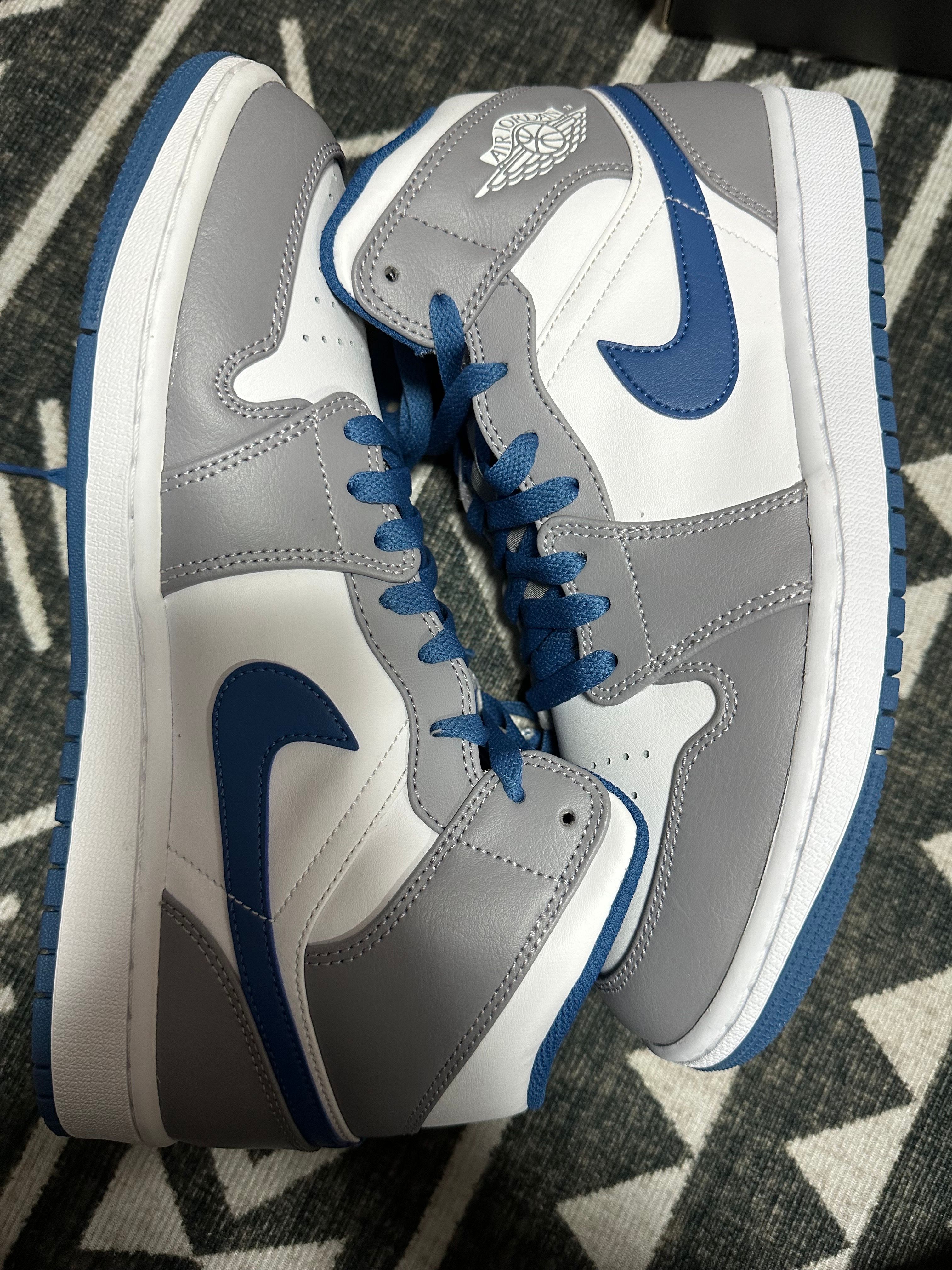 Nike Air Jordan 1 Mid "True Blue"