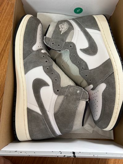 Nike Air Jordan 1 Retro High OG "Black and Smoke Grey"