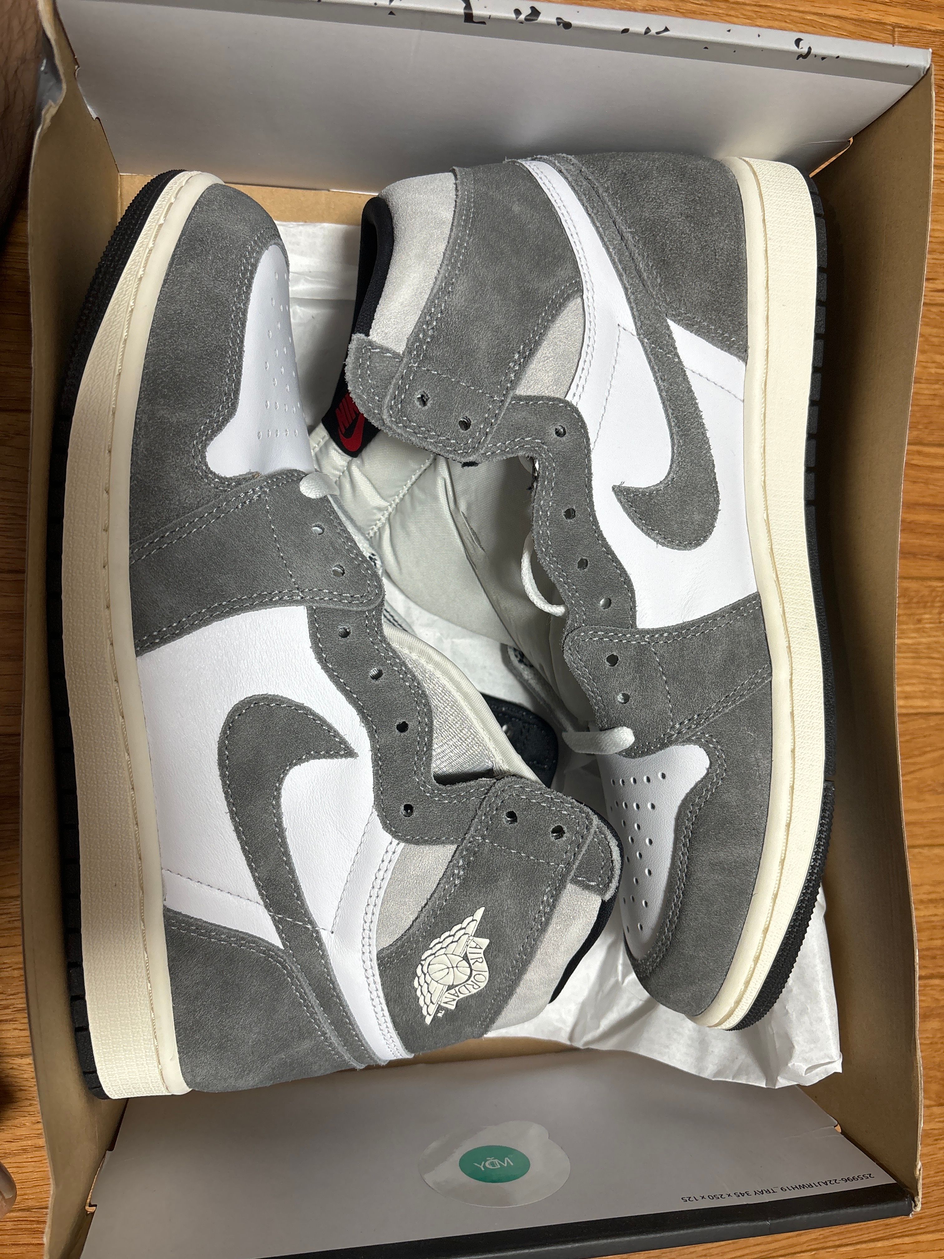 Nike Air Jordan 1 Retro High OG "Black and Smoke Grey"