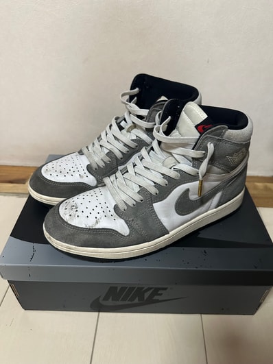 Nike Air Jordan 1 Retro High OG "Black and Smoke Grey"