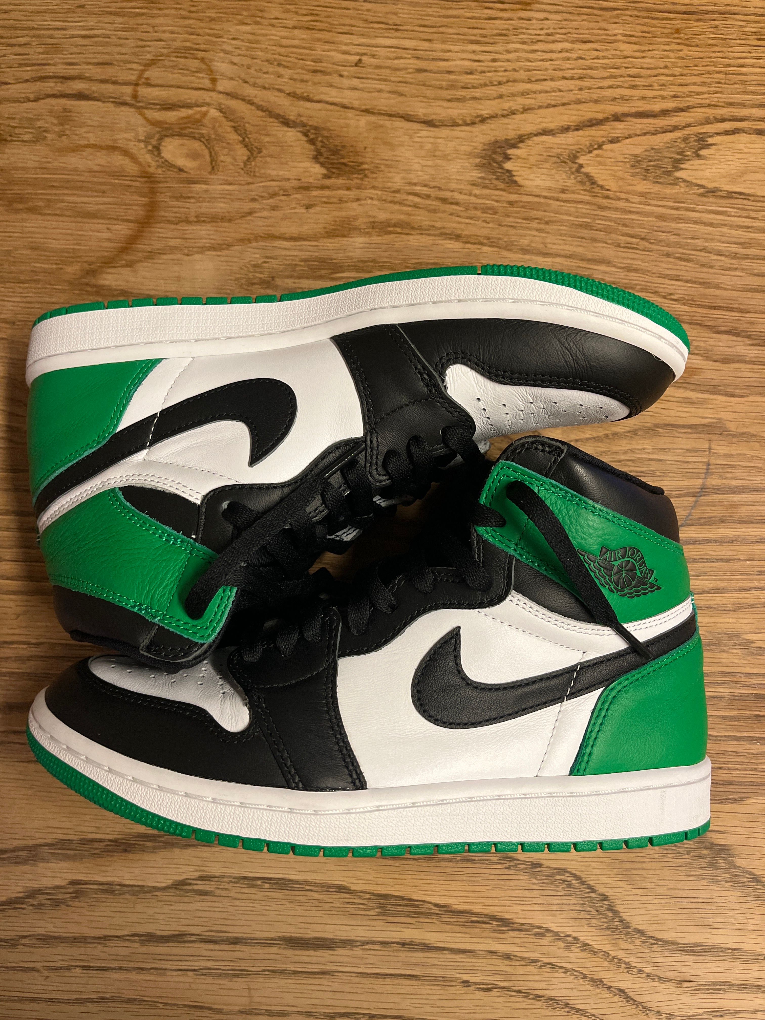 Nike Air Jordan 1 Retro High OG "Celtics/Black and Lucky Green" (2023)