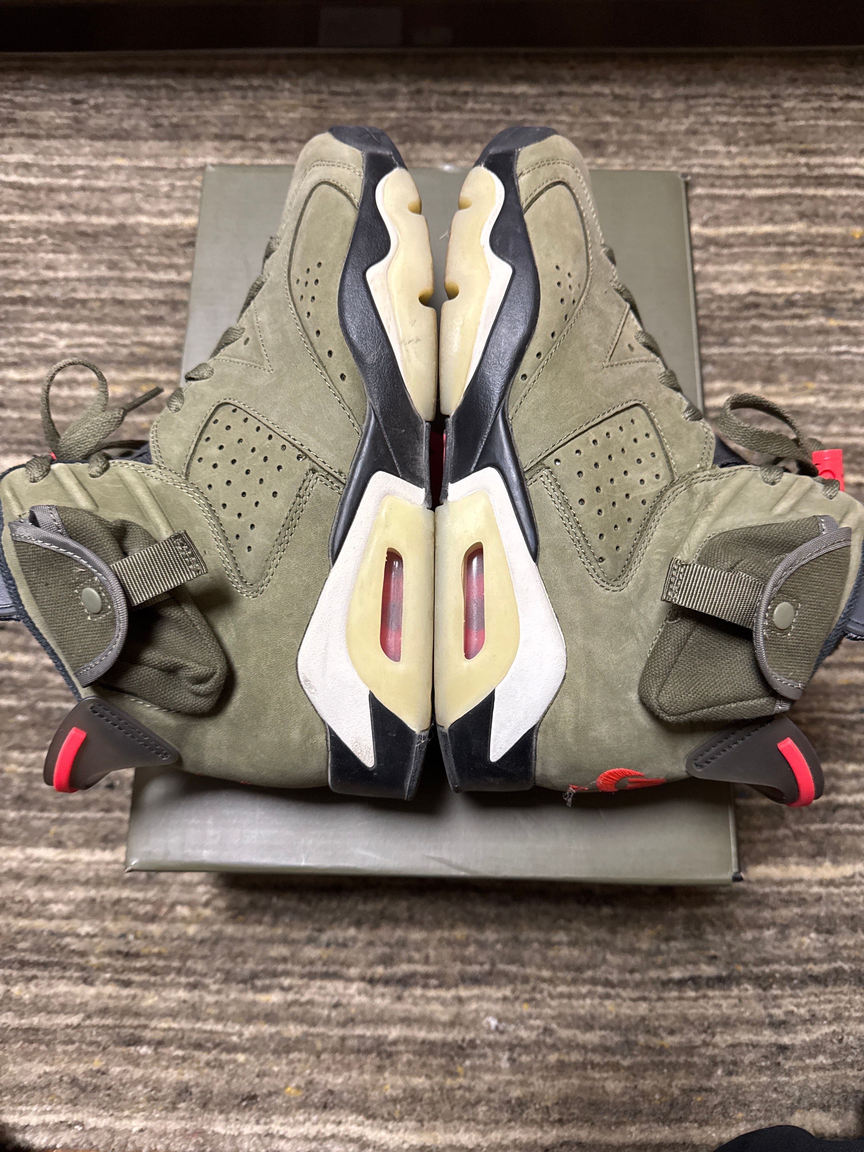 Travis Scott × Nike Air Jordan 6 Retro "Medium Olive"