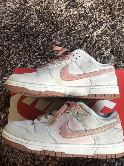 Nike Dunk Low "Fossil Rose"