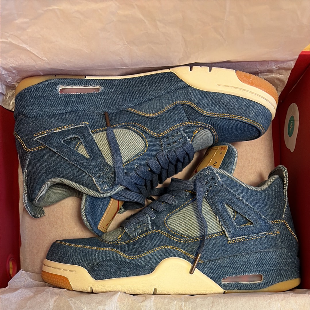 ナイキ × リーバイス エアジョーダン4 "デニム"(タグ：LEVIS®)