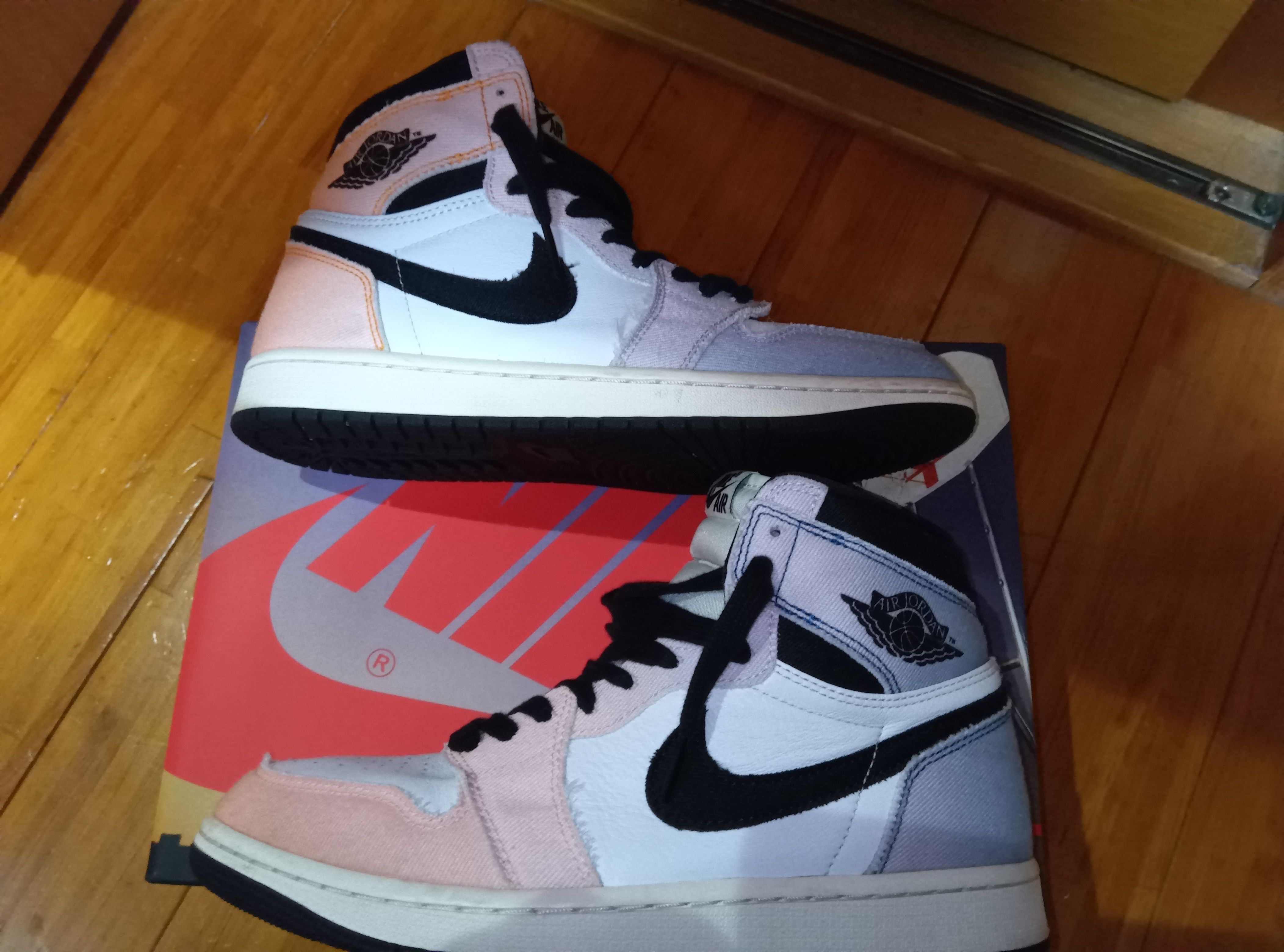 Nike  Air Jordan 1 High OG "Multi Color"