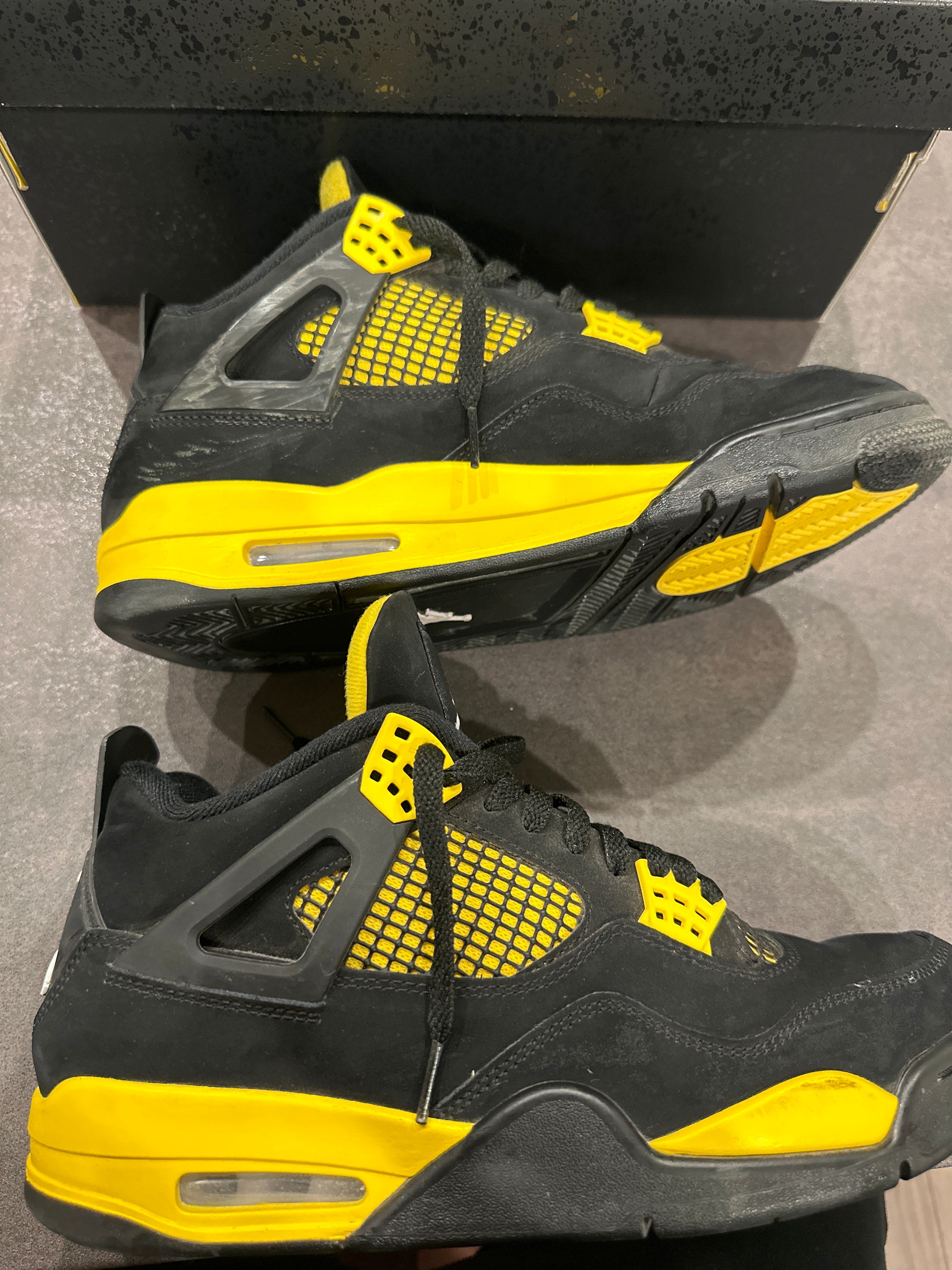 Nike Air Jordan 4 Retro "Thunder"(2023)