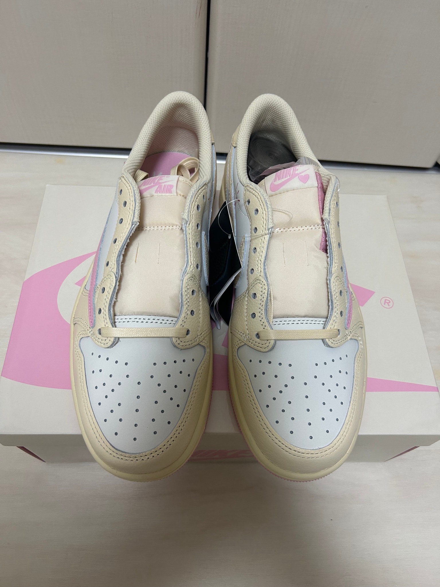 Travis Scott × Nike Air Jordan 1 Retro Low OG "Muslin/Shy Pink"