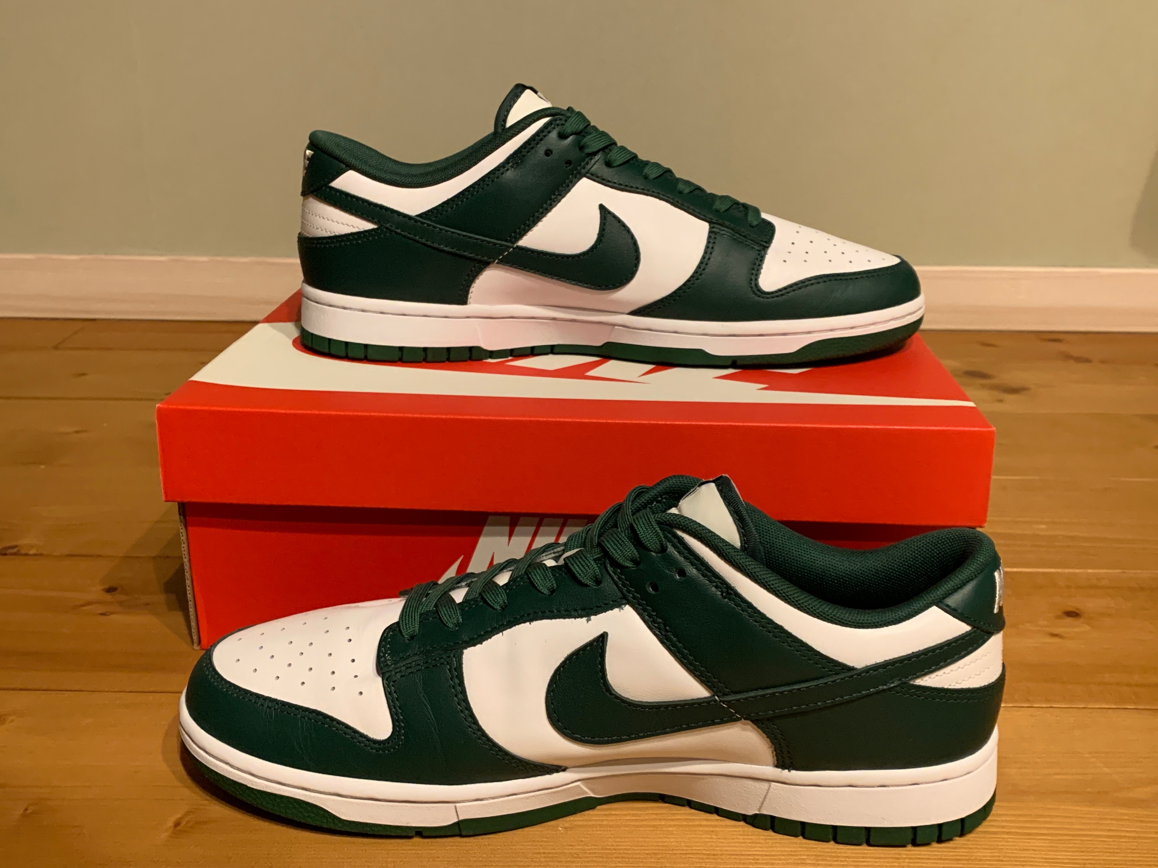 Nike Dunk Low Retro "Varsity Green/Team Green"