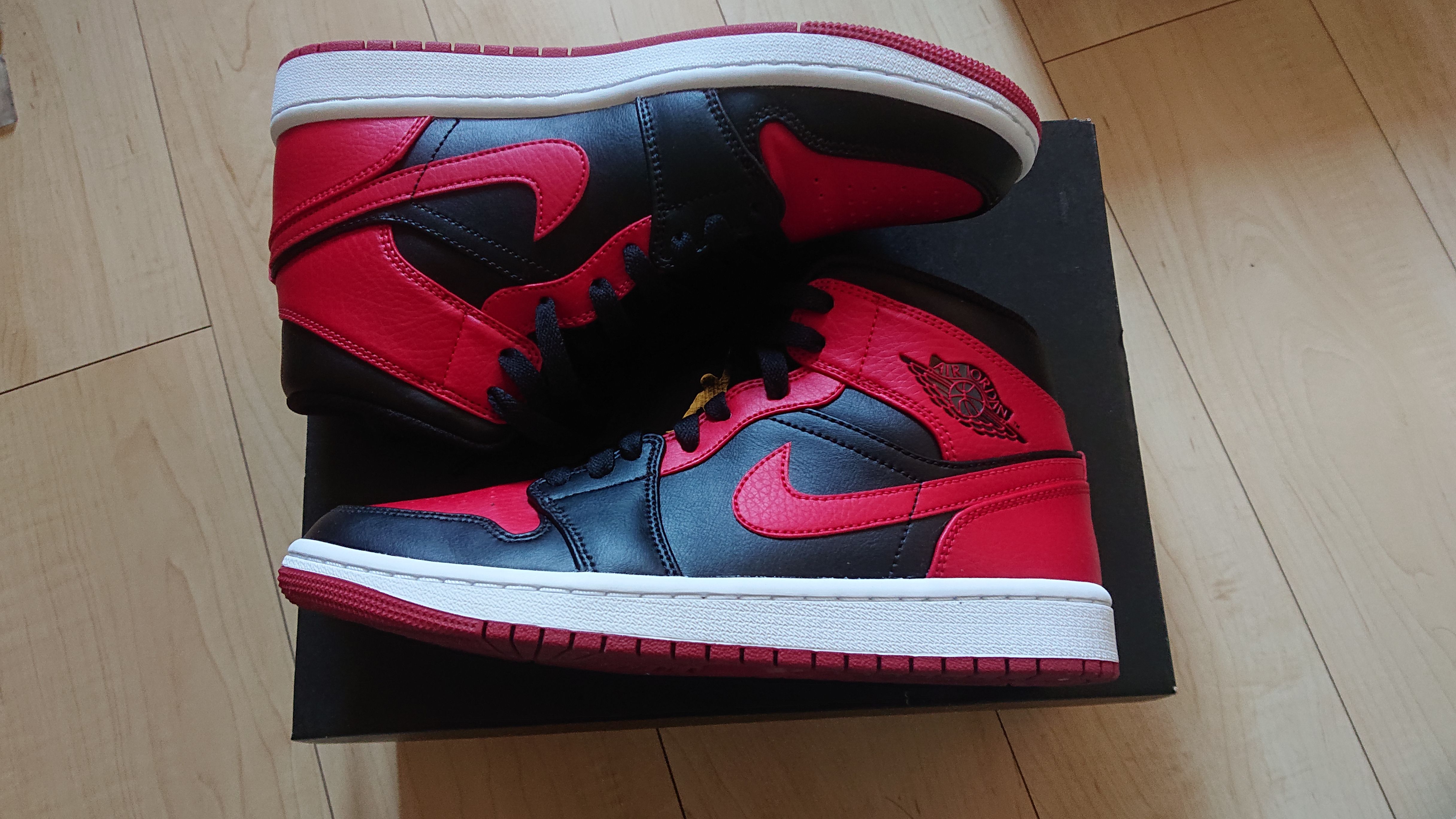 Nike Air Jordan 1 Mid "Bred"