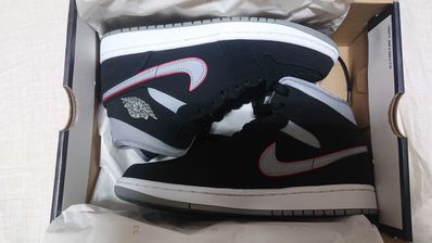 Air jordan 1 mid sales black particle grey gym red