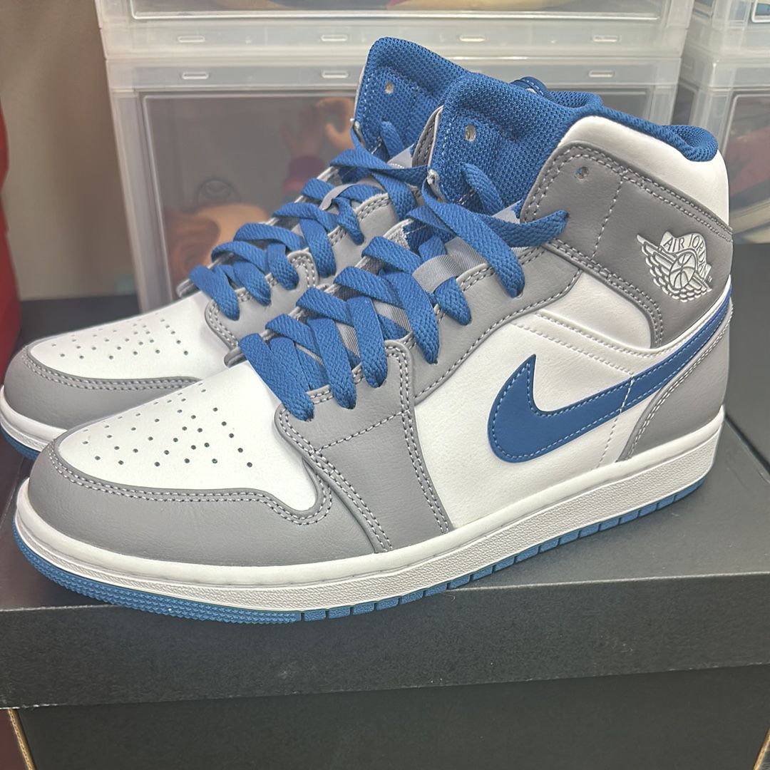 Nike Air Jordan 1 Mid "True Blue"