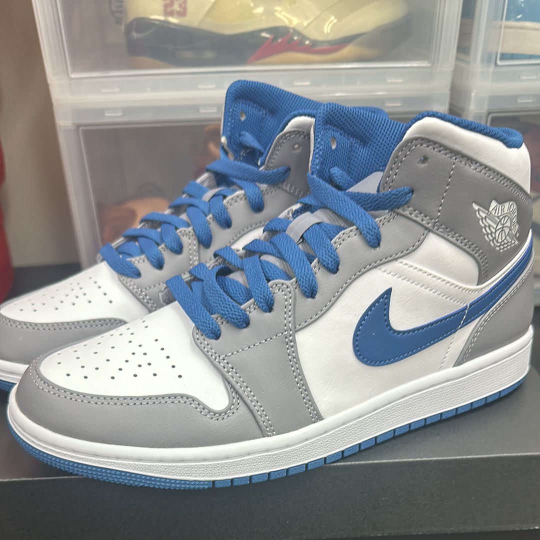 Nike Air Jordan 1 Mid "True Blue"
