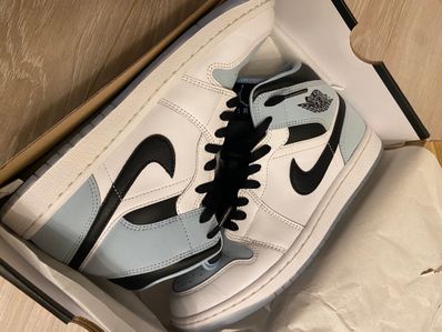 Nike Air Jordan 1 Mid "Ice Blue Nubuck"