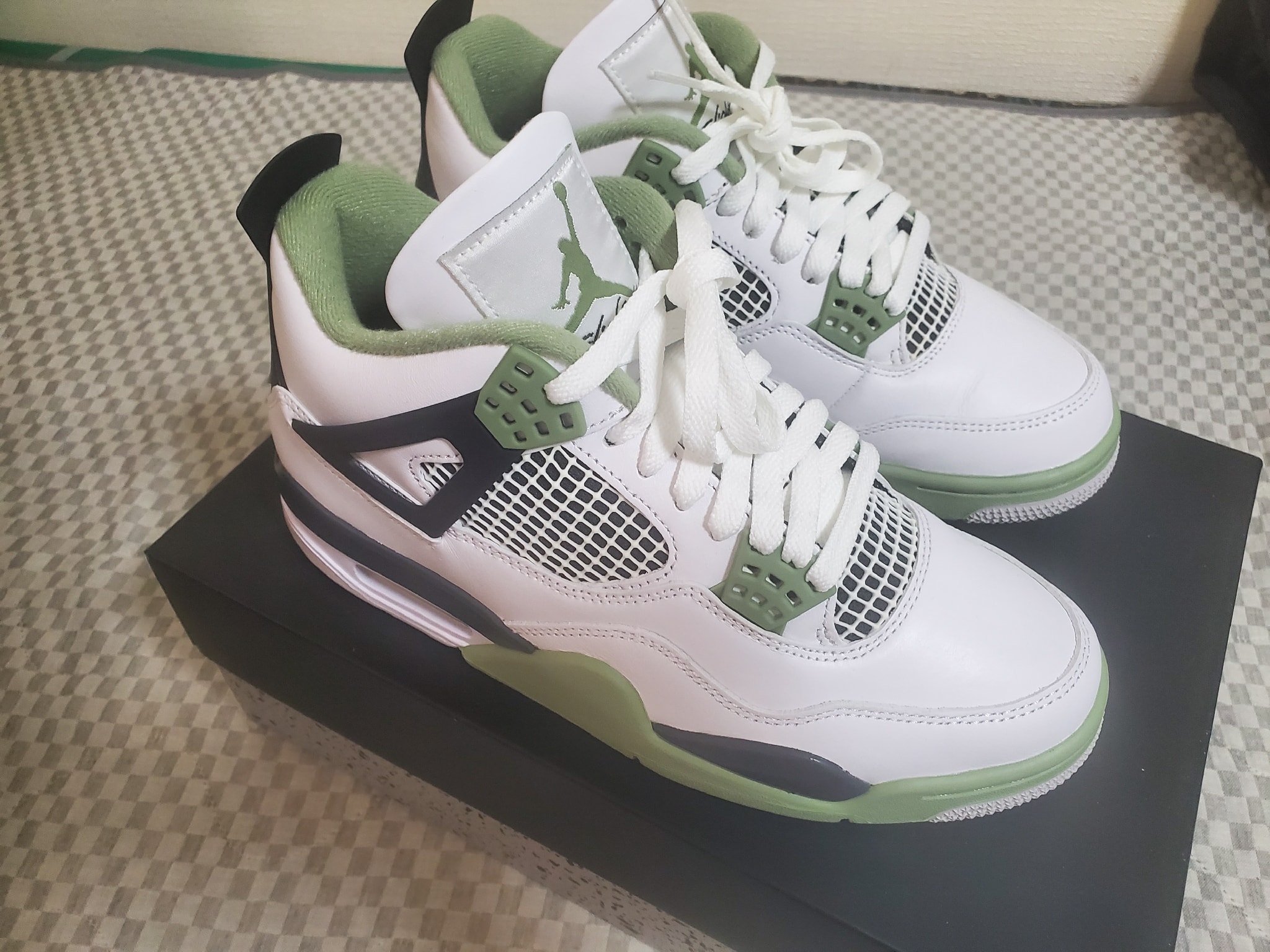 Nike Women's Air Jordan 4 "Oil Green"
