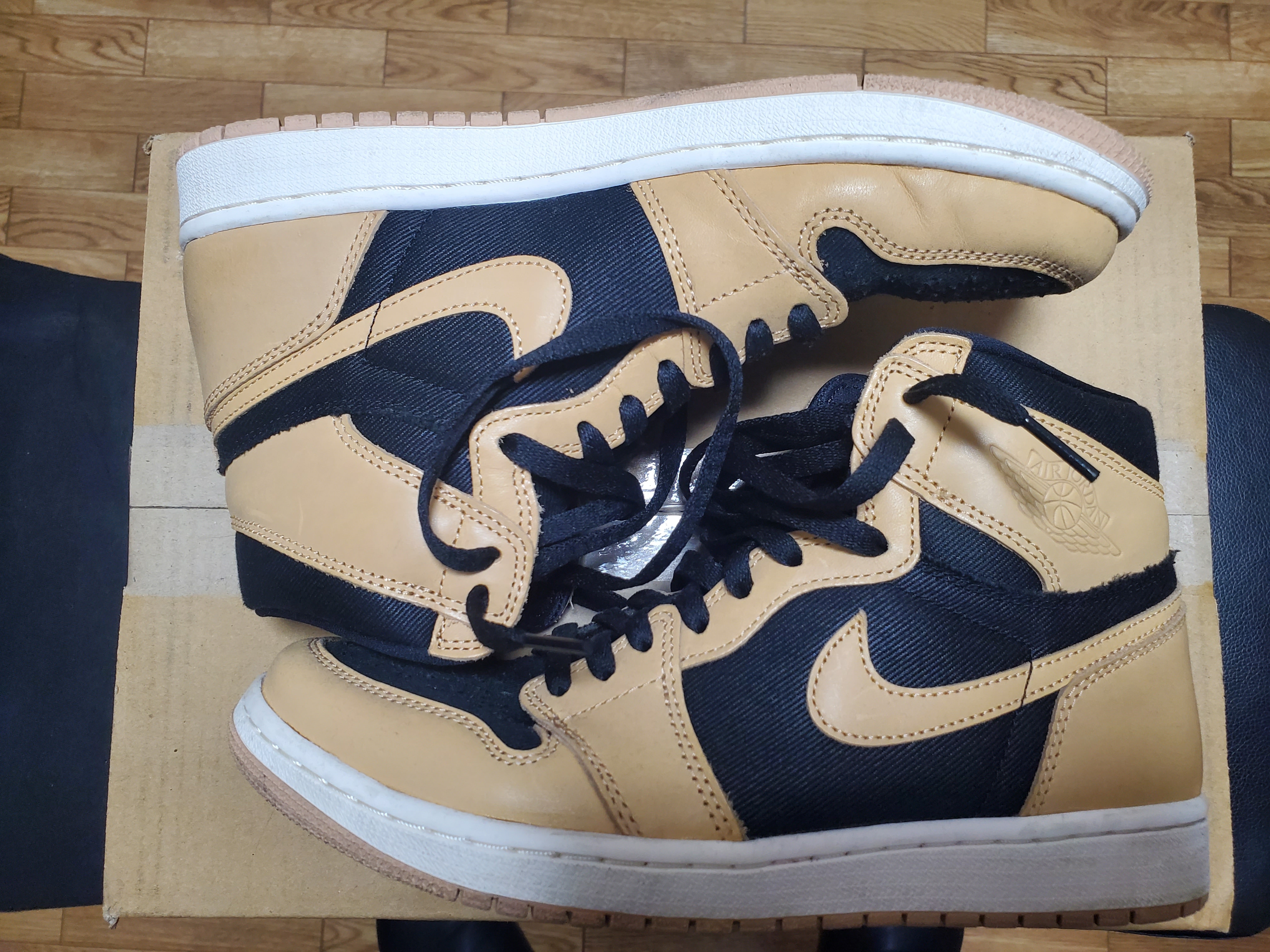 Nike Air Jordan 1 Retro High OG "Vachetta Tan"