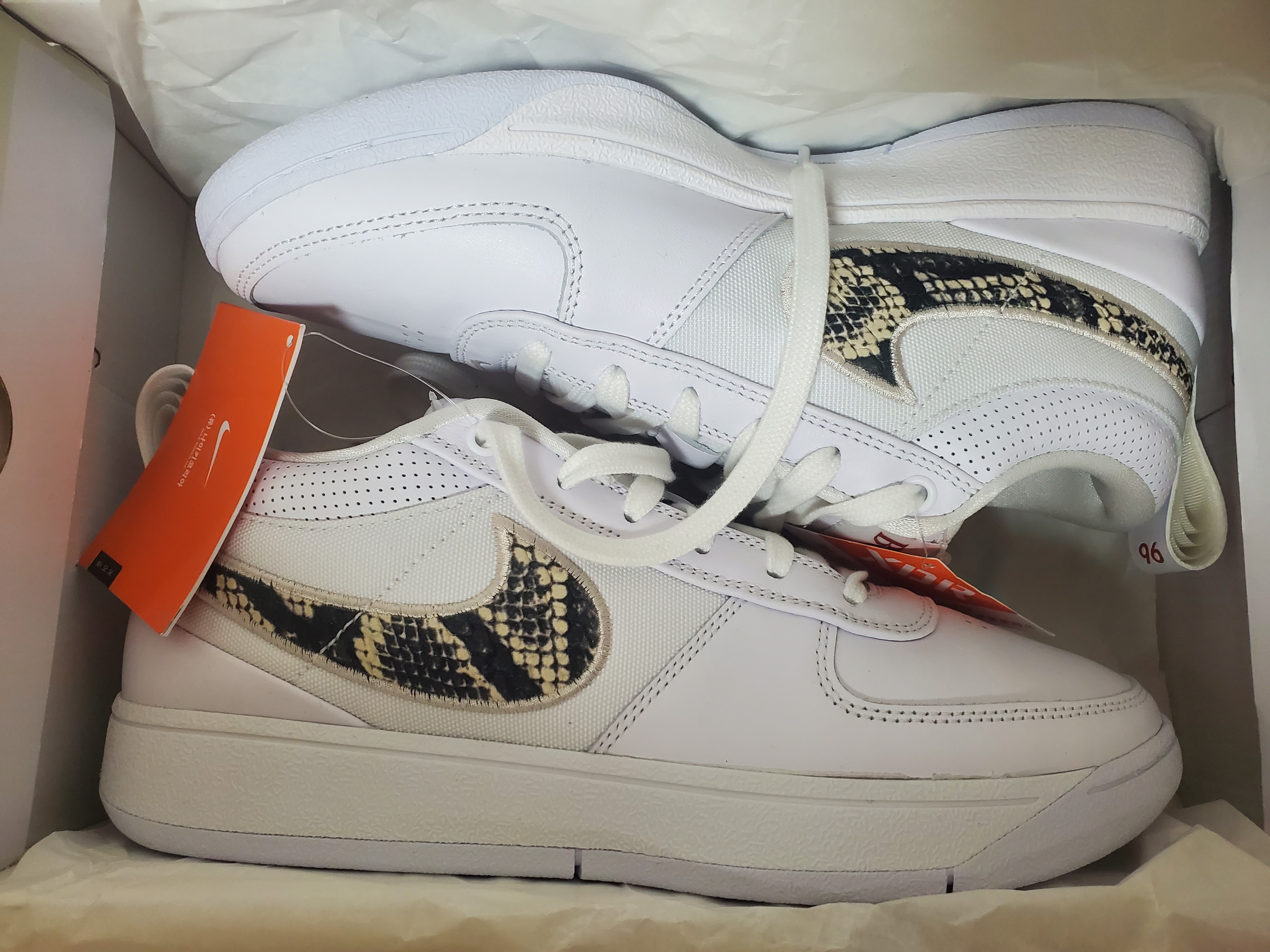 ナイキ ブック1 "ラトルスネーク" (FJ4249-101/FJ4250-101)