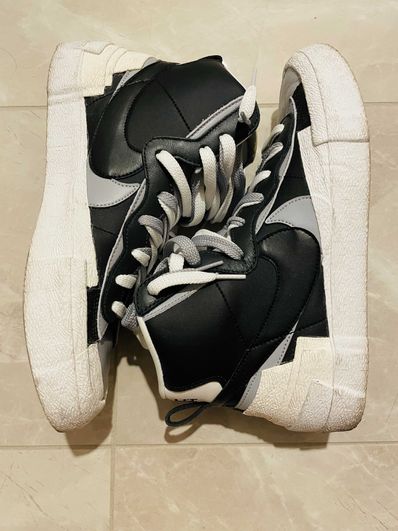 sacai × NIKE BLAZER MID "BLACK/WOLF GREY/WHITE"