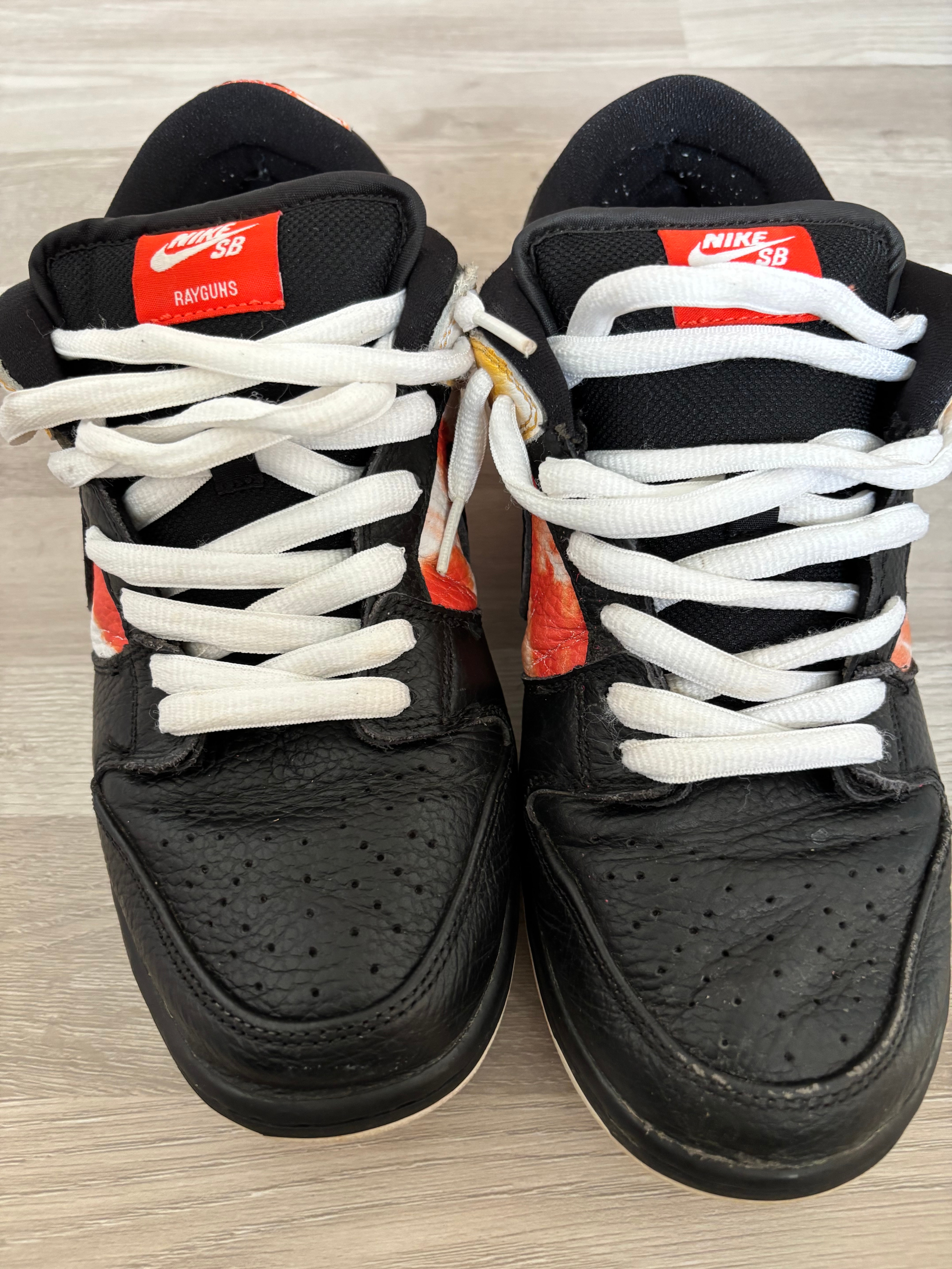 ナイキ SB ダンク ロー "レイガンタイダイ/ブラック"