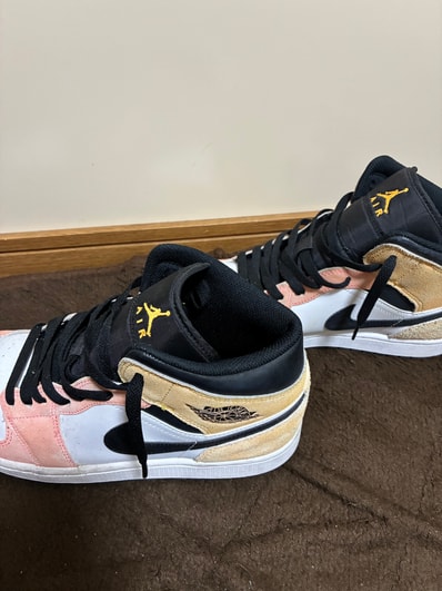 Nike Air Jordan 1 Mid "Flight Club"