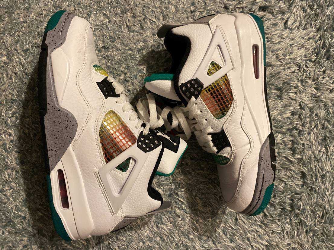 NIKE Women's AIR JORDAN 4 "LUCID GREEN"