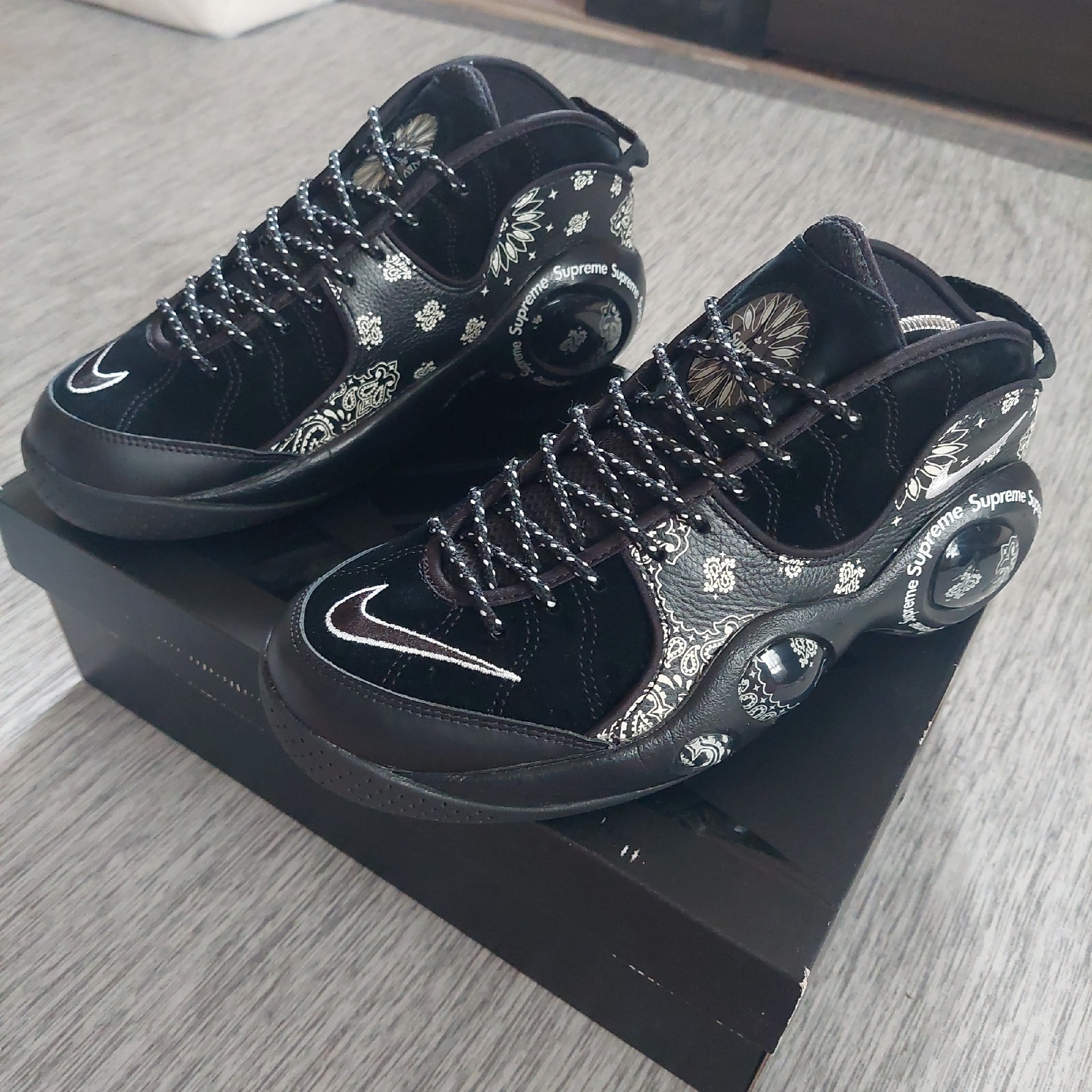 Supreme × Nike Air Zoom Flight 95 SP "Black/White"