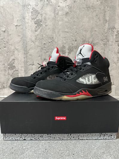 Supreme × Nike Air Jordan 5 Retro