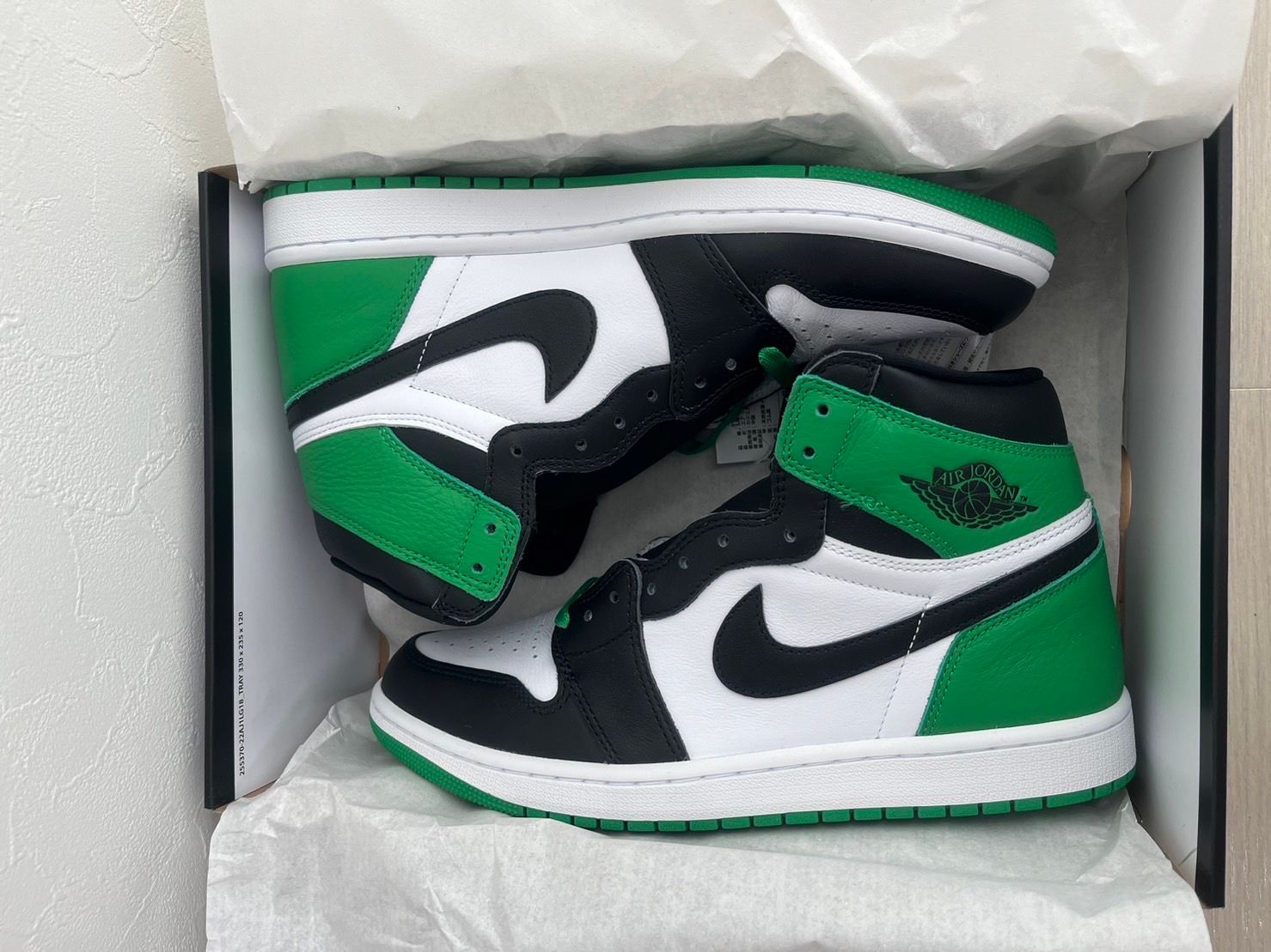 Nike Air Jordan 1 Retro High OG "Celtics/Black and Lucky Green" (2023)