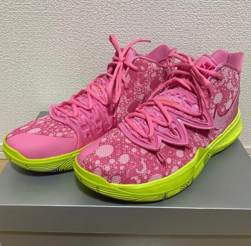 NIKE スポンジボブ　カイリー　カーニ　プランクトン　27cm スポンジ・ボブのキャラクターがシューズに、ナイキ×カイリー