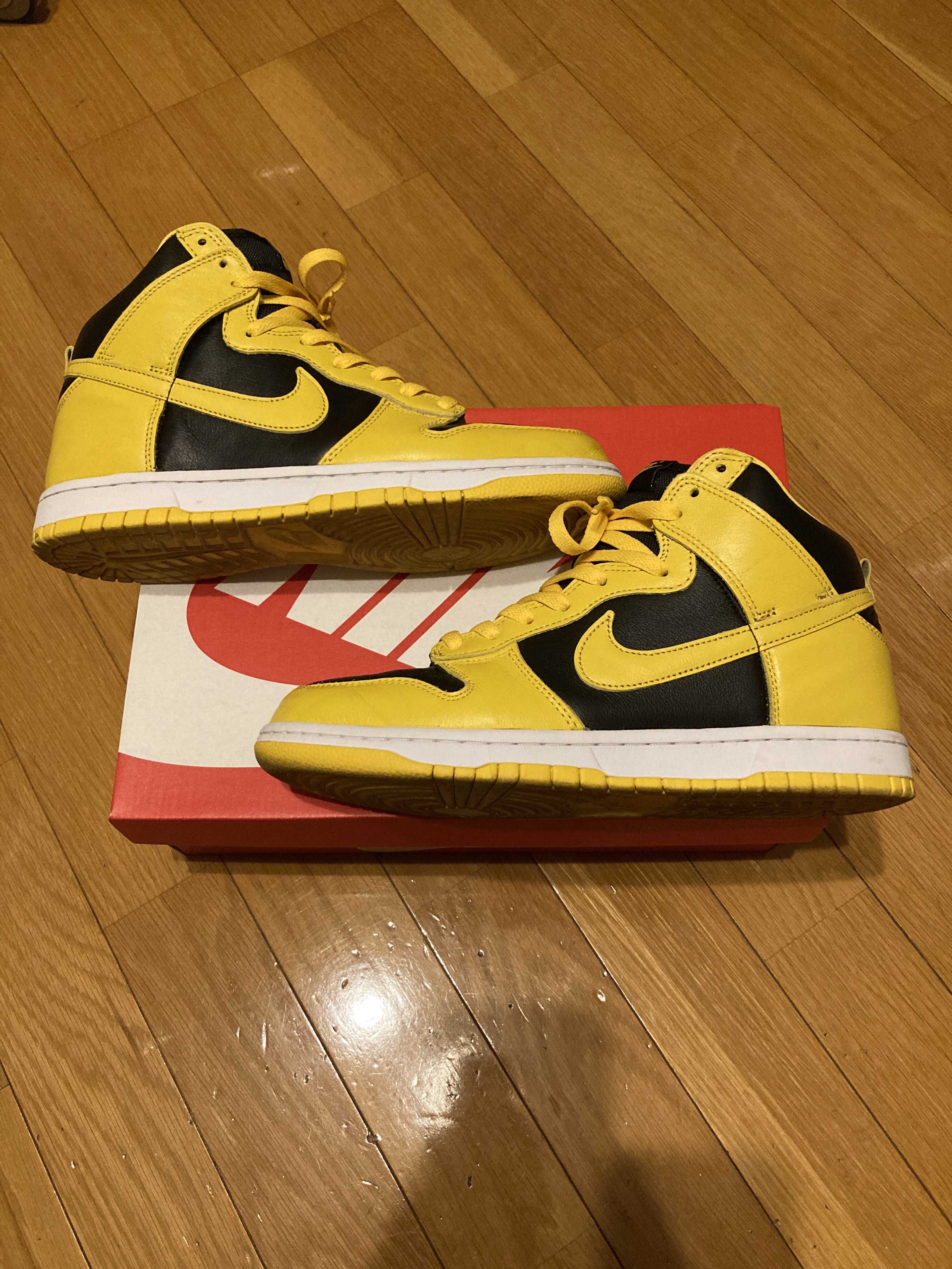 Nike Dunk High "Black/Varsity Maize"