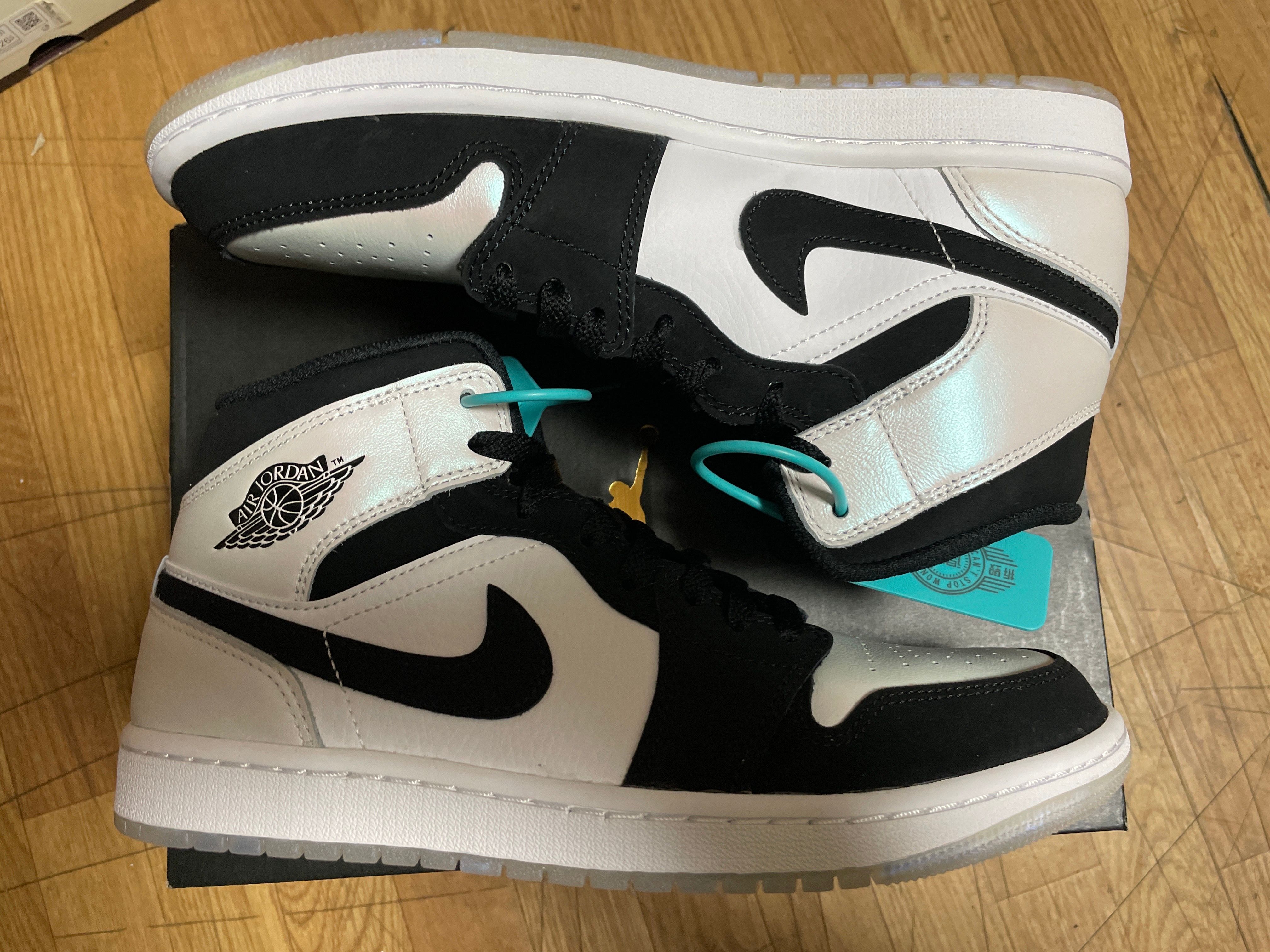 Nike Air Jordan 1 Mid "Omega/Black/White"