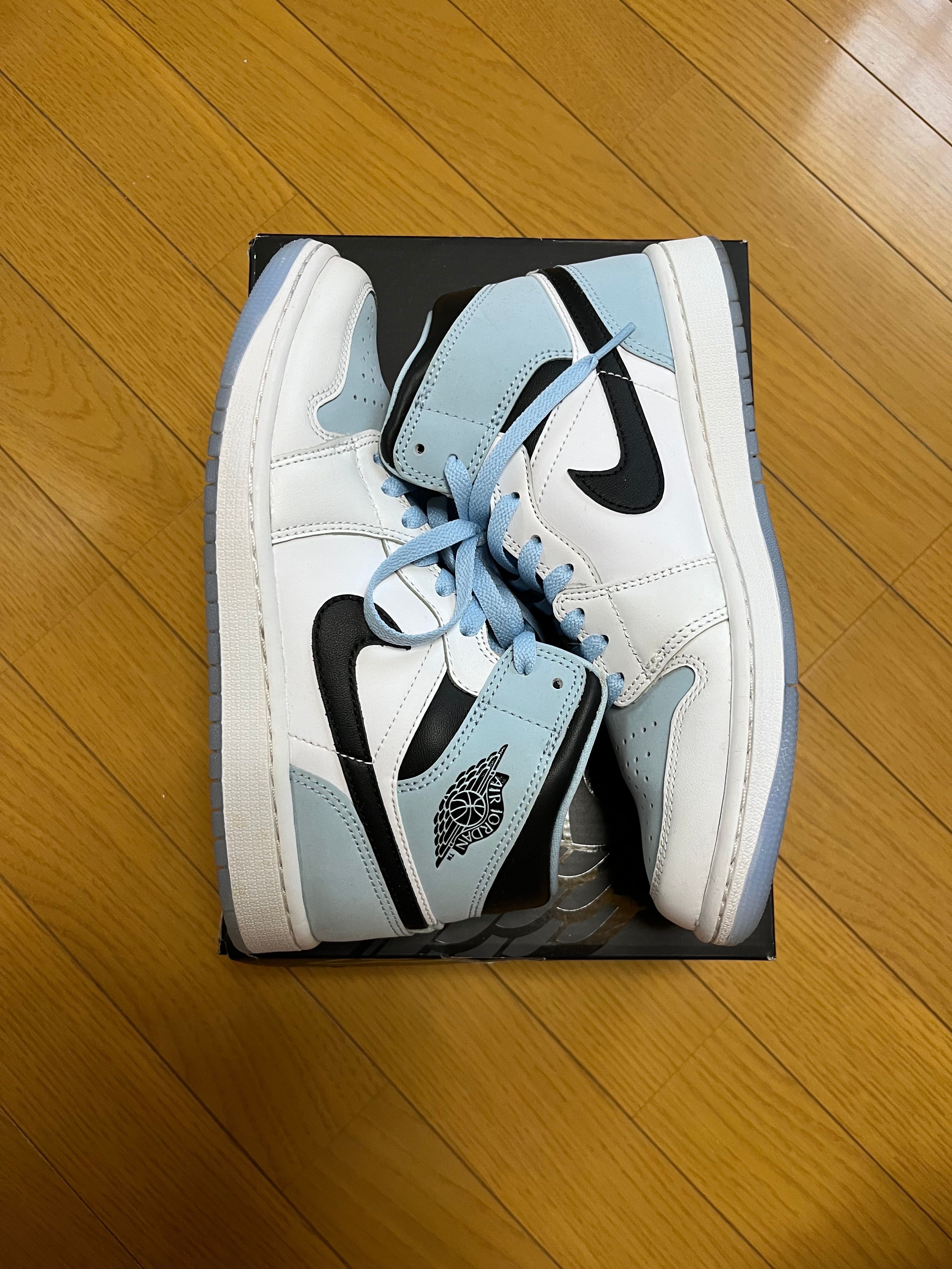 Nike Air Jordan 1 Mid "Ice Blue Nubuck"
