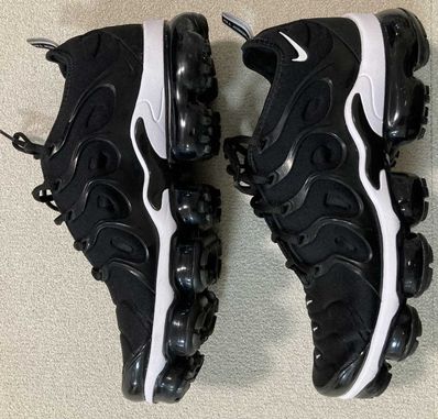 Nike air 2025 vapormax plus overbranding