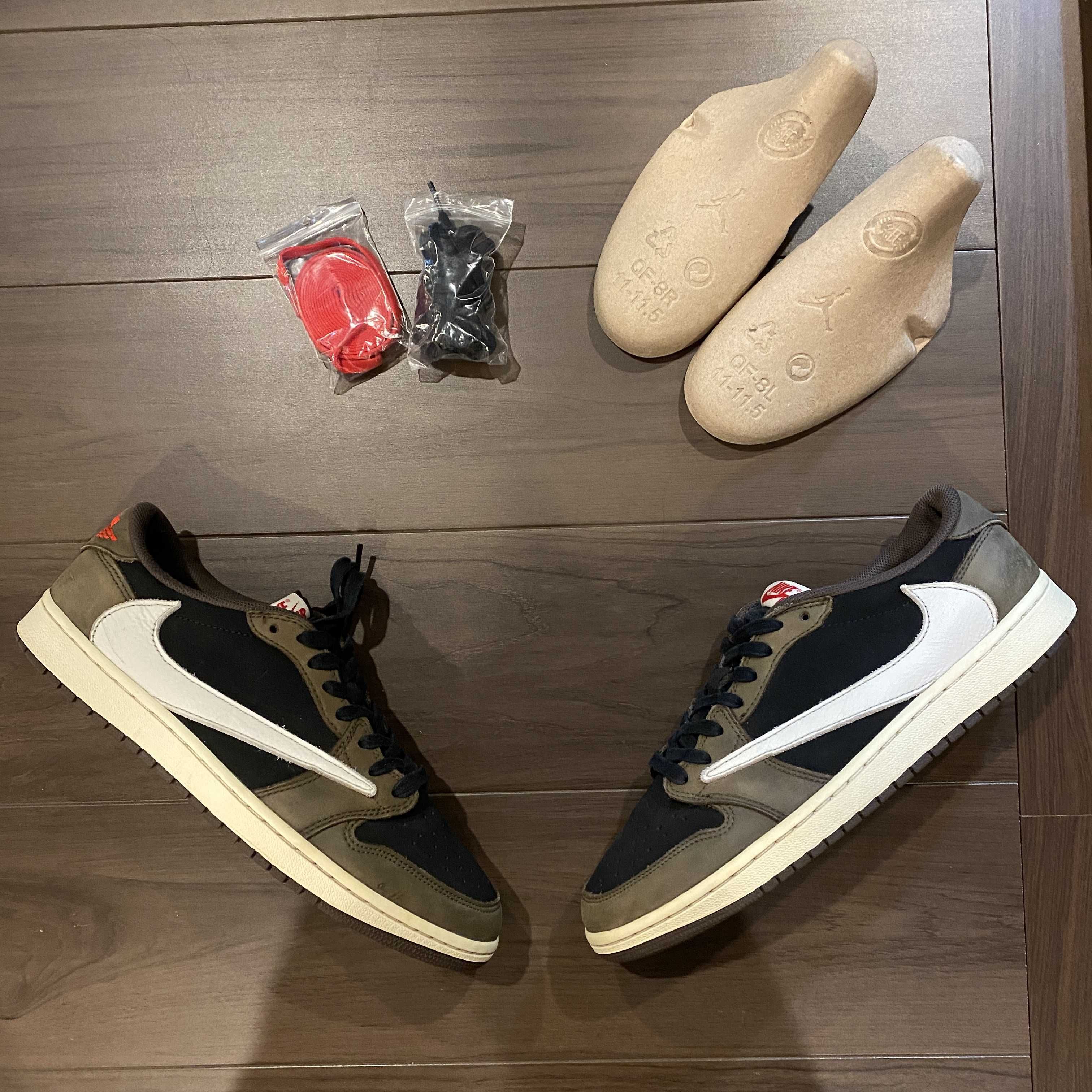 Travis Scott × Nike Air Jordan 1 Low OG SP-T  "Black/Dark Mocha"