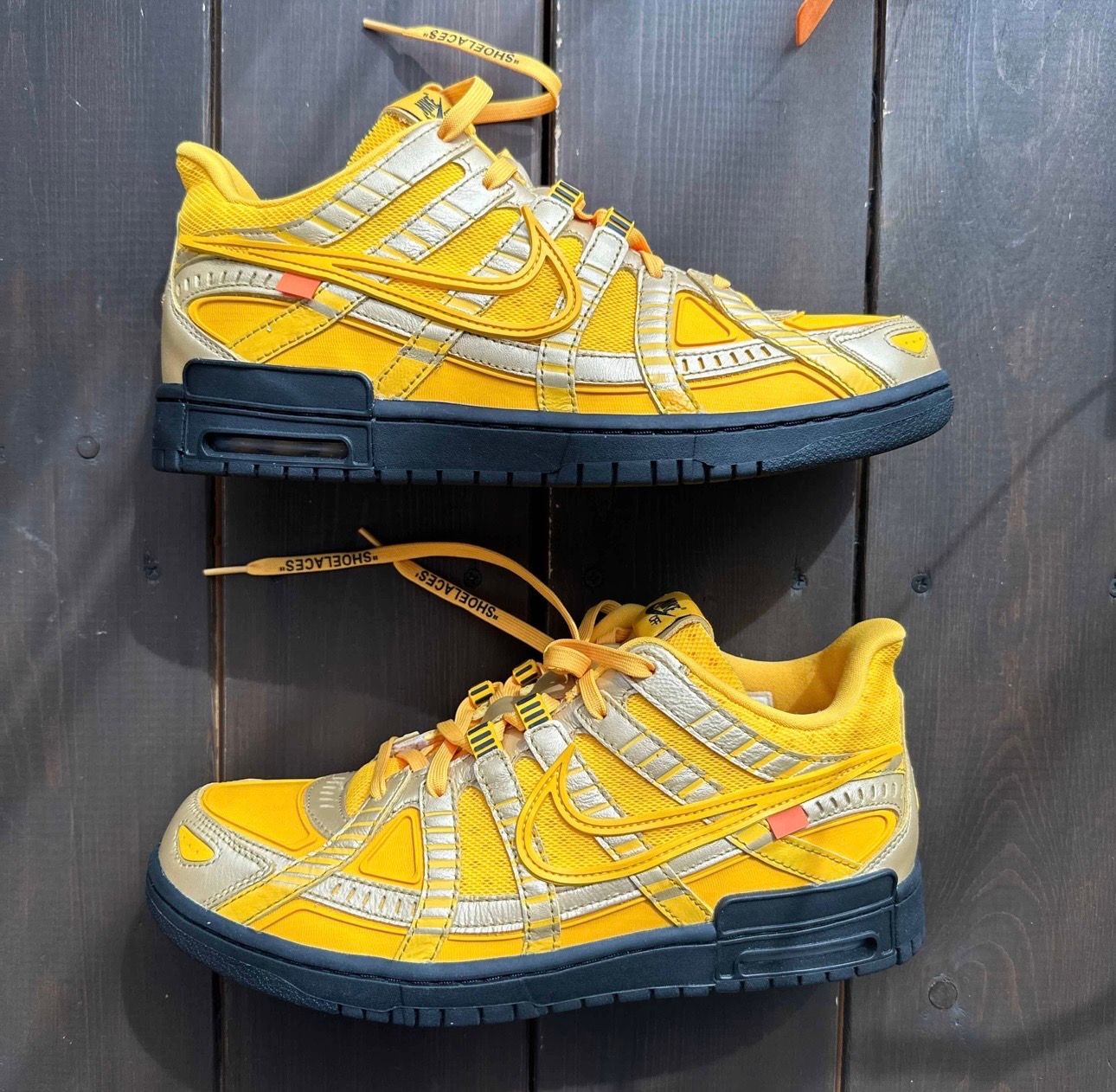 Off-White × Nike Air Rubber Dunk "University Gold" 