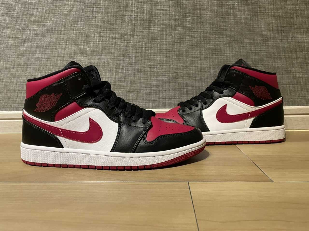 NIKE AIR JORDAN 1 MID "BLACK/RED/WHITE"