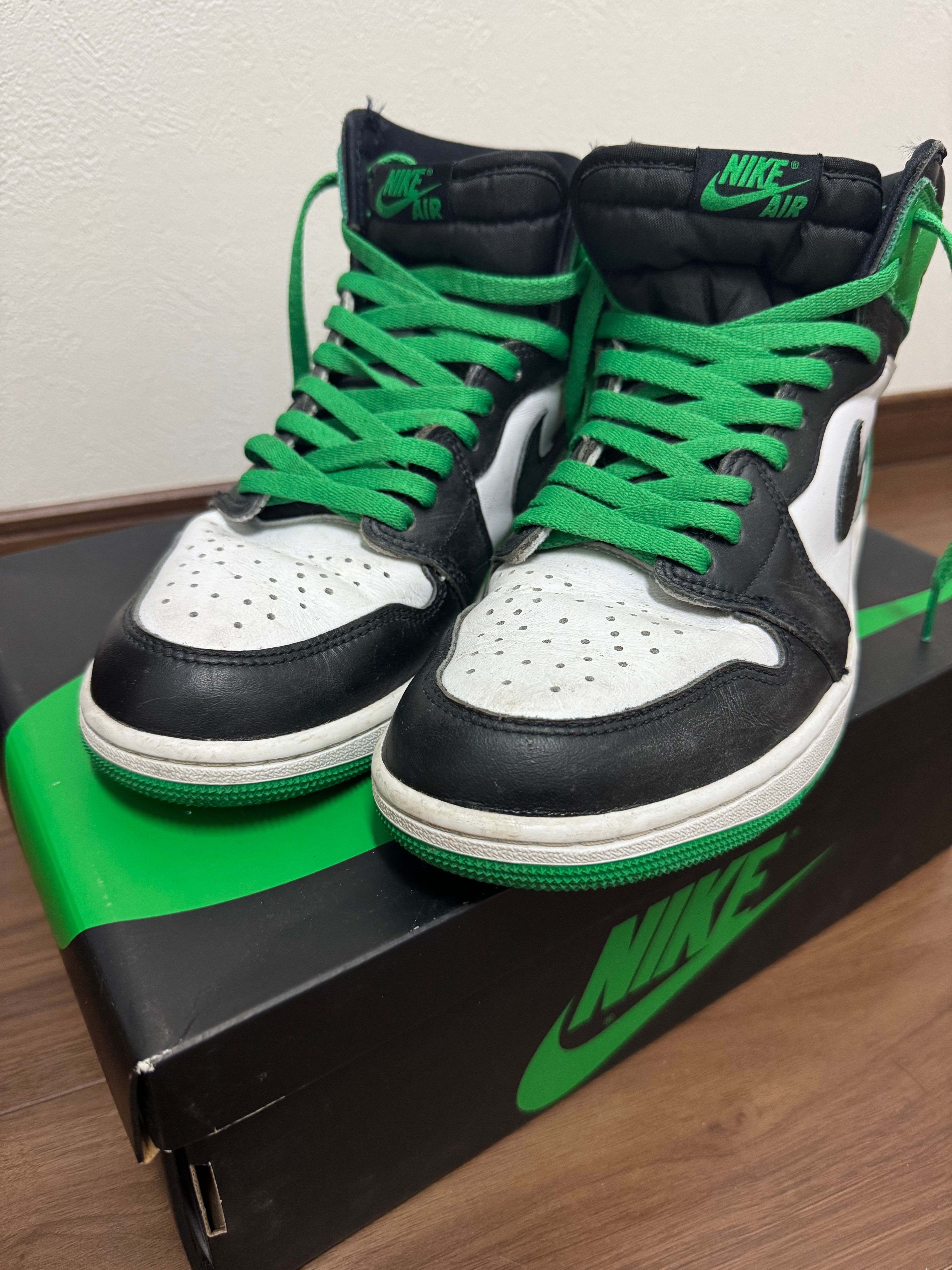 Nike Air Jordan 1 Retro High OG "Celtics/Black and Lucky Green" (2023)